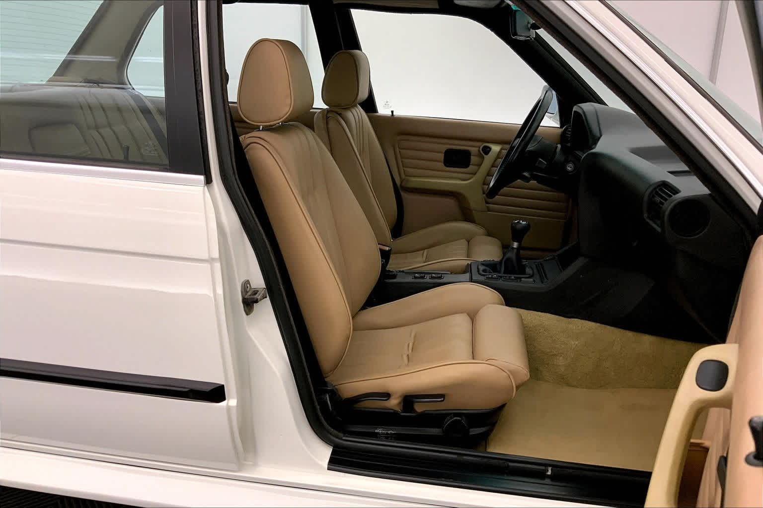 Thumbnail: 1991 BMW 3 Series - 13