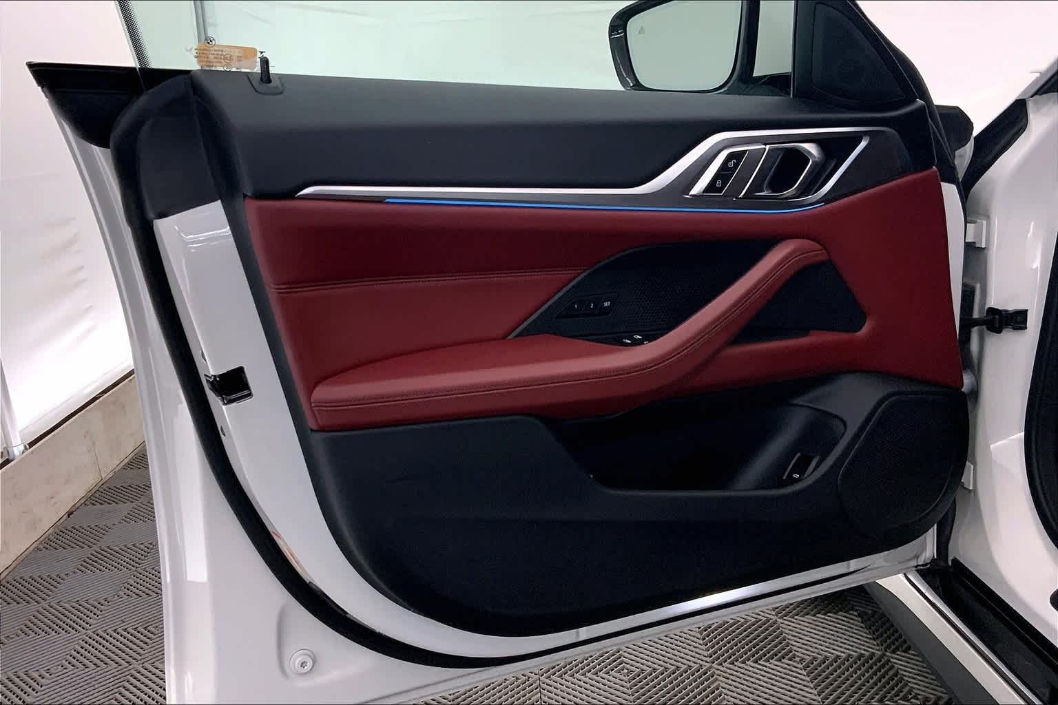 Thumbnail: 2022 BMW i4 - 27