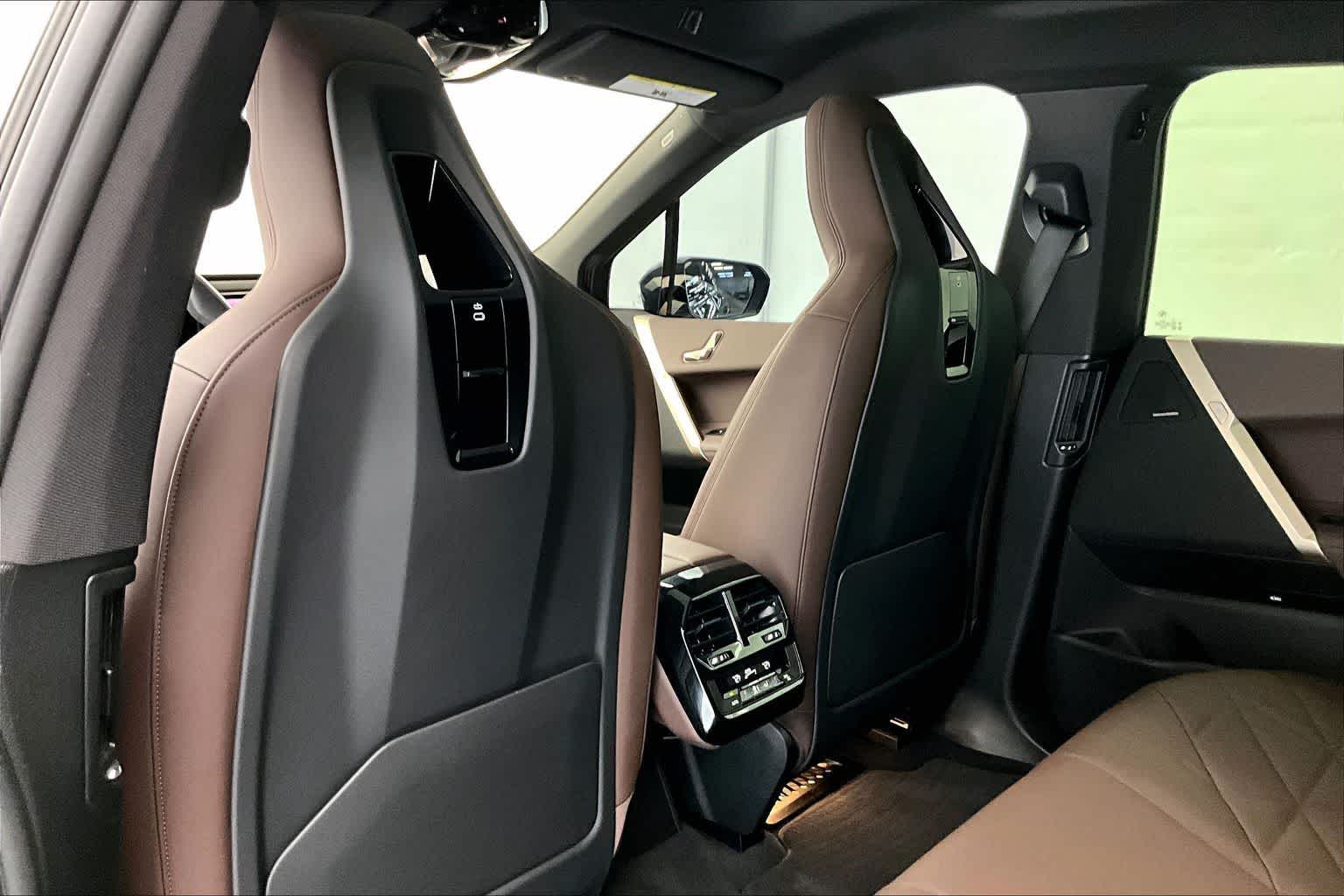 Thumbnail: 2025 BMW iX - 11