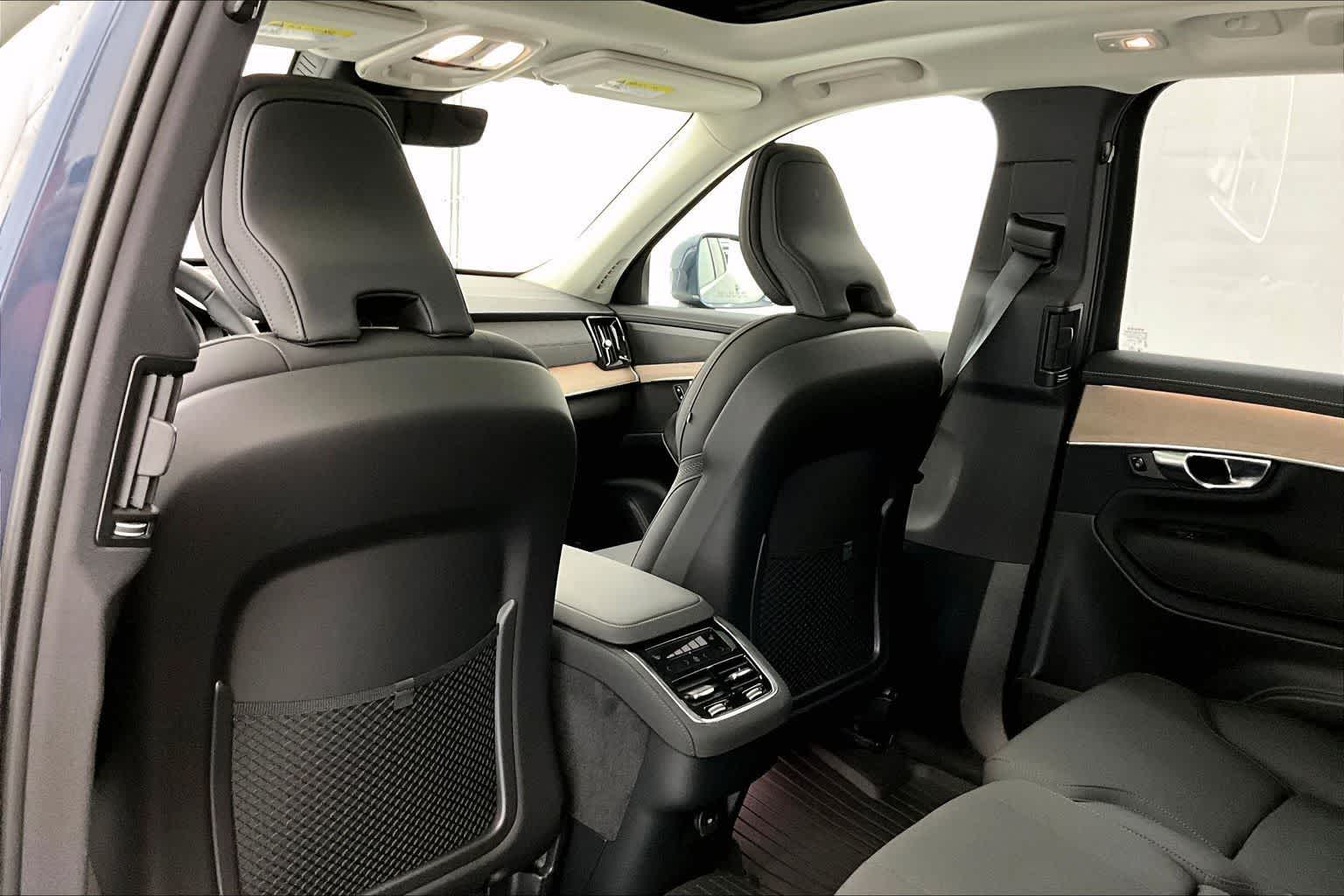 Thumbnail: 2025 Volvo XC90 - 12