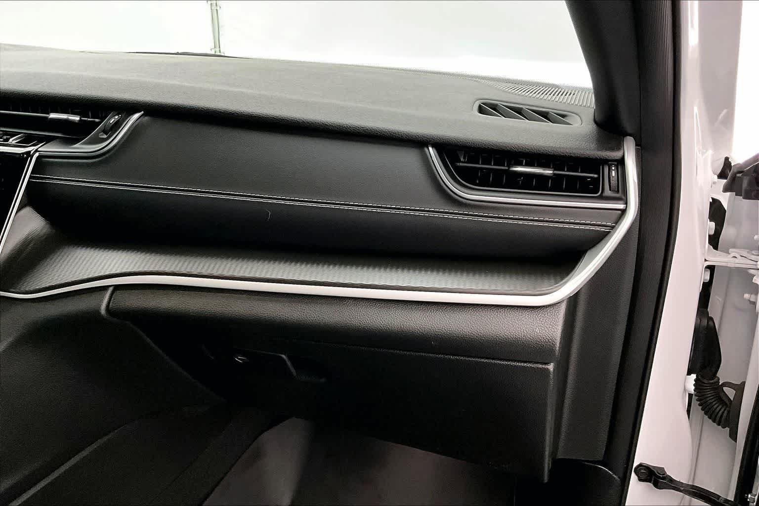 Thumbnail: 2023 Jeep Grand Cherokee - 23