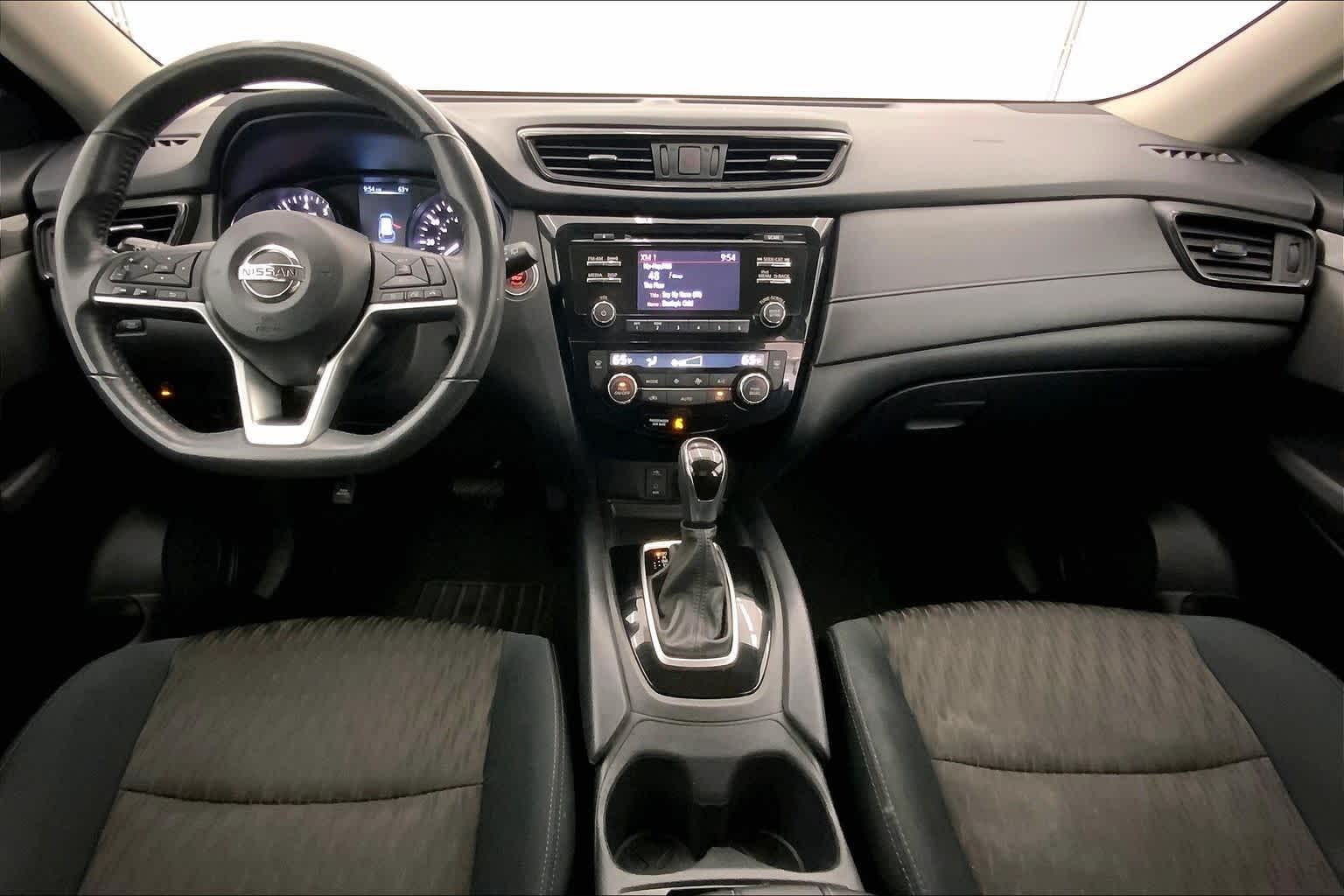 Thumbnail: 2017 Nissan Rogue - 10