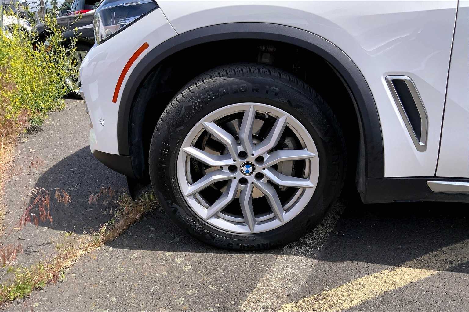 2022 BMW X5 xDrive40i 8