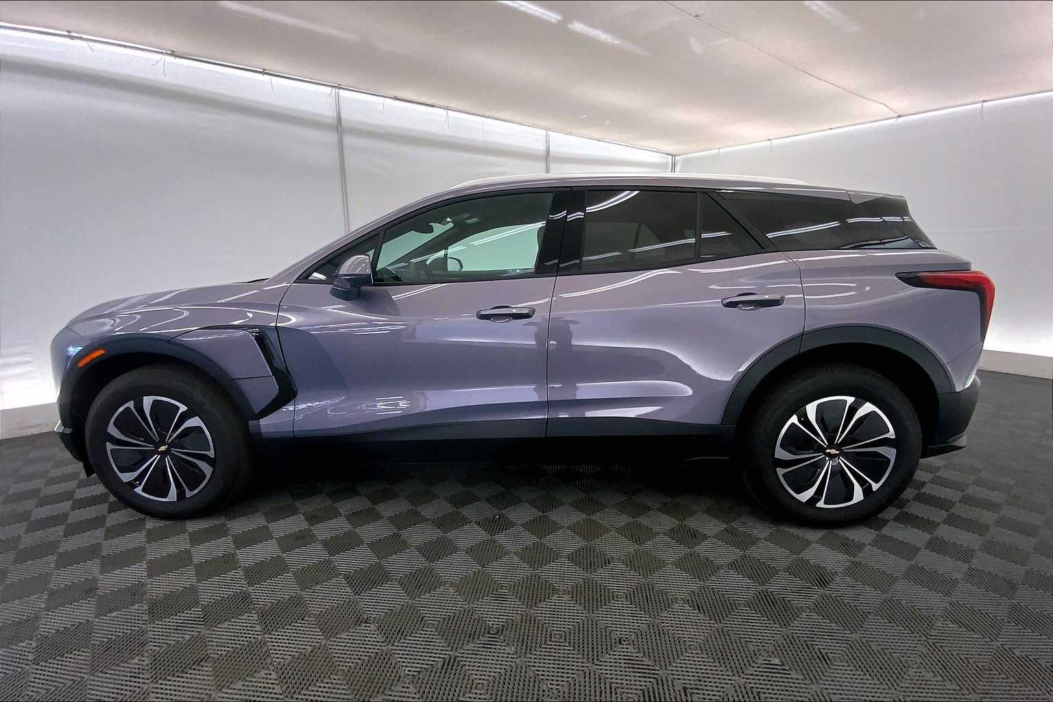 Thumbnail: 2024 Chevrolet Blazer EV - 3
