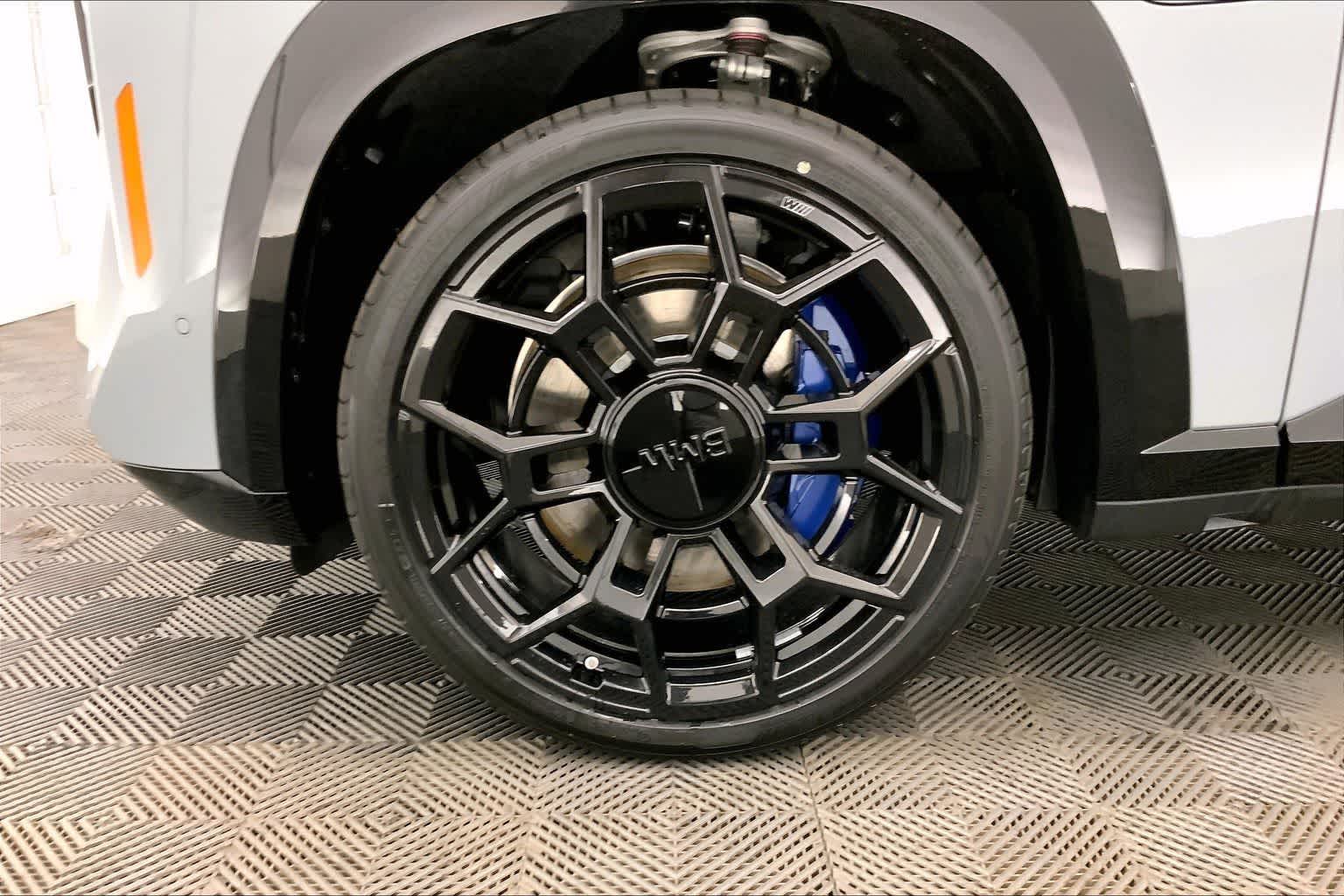 Thumbnail: 2026 BMW XM - 8