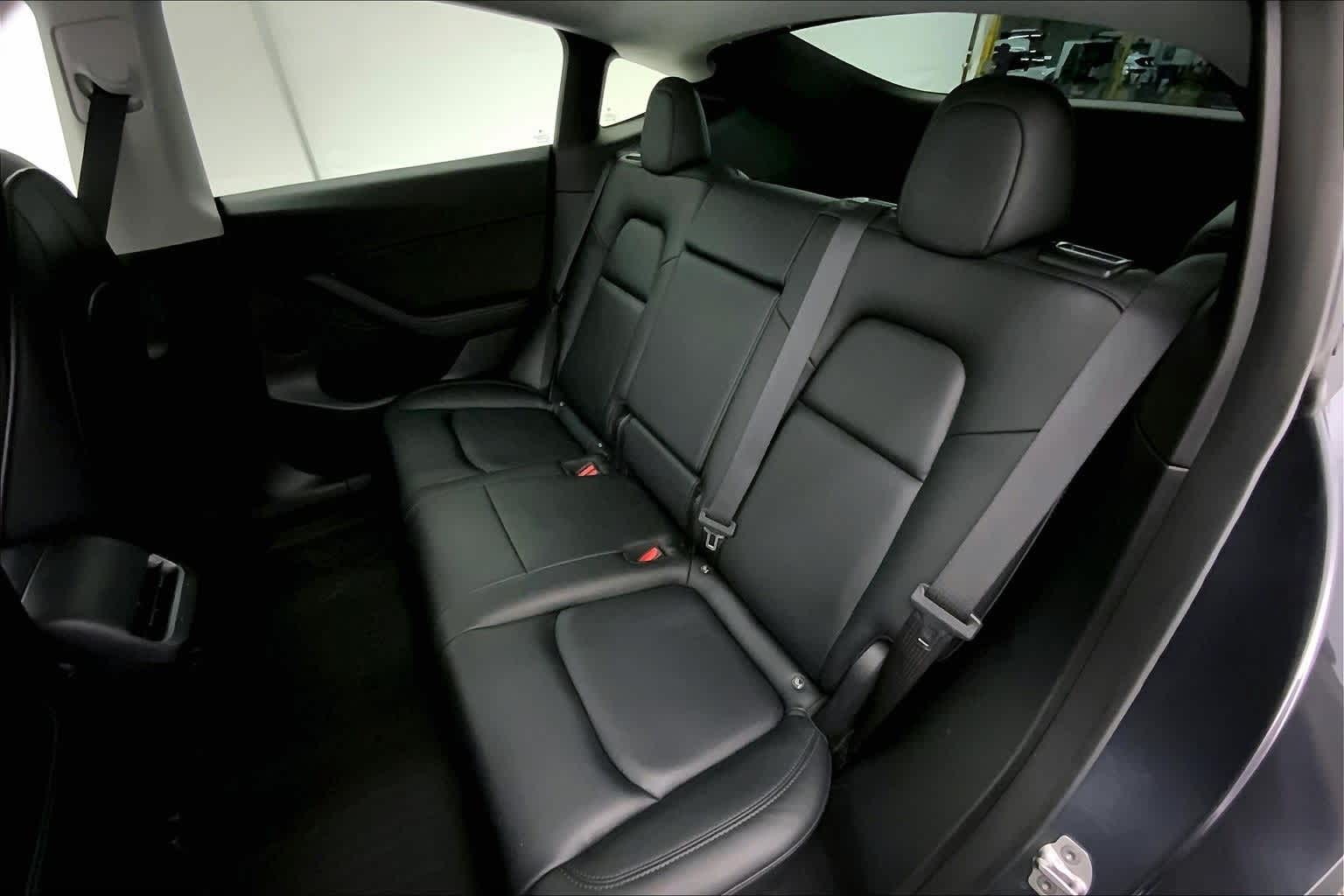 Thumbnail: 2022 Tesla Model Y - 29