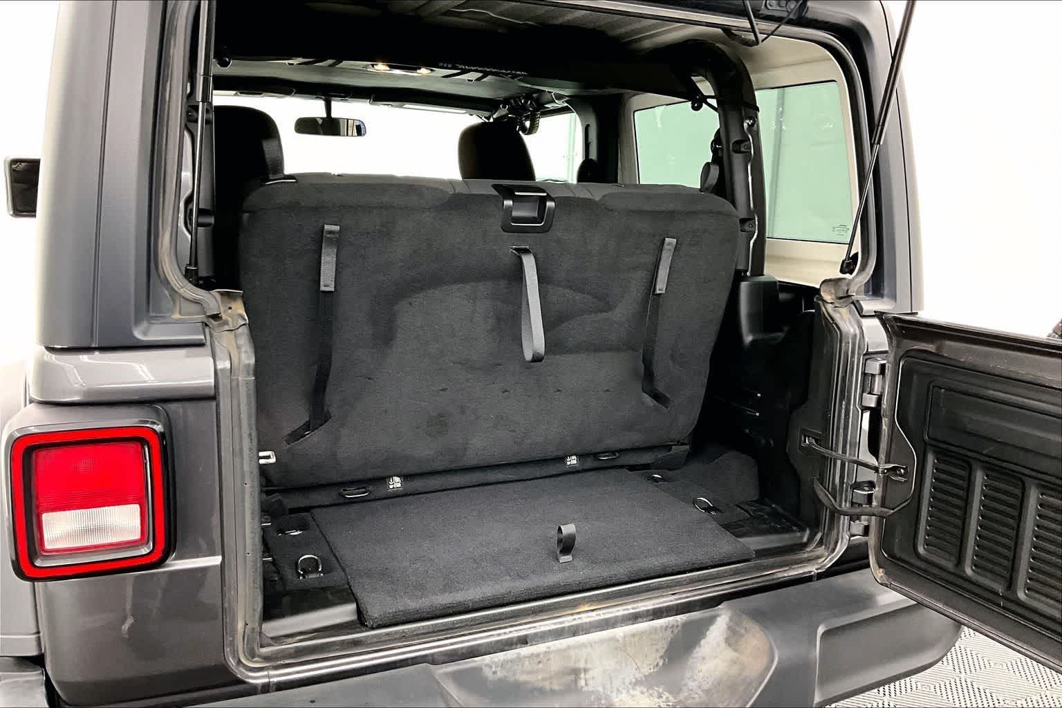 Thumbnail: 2020 Jeep Wrangler - 18