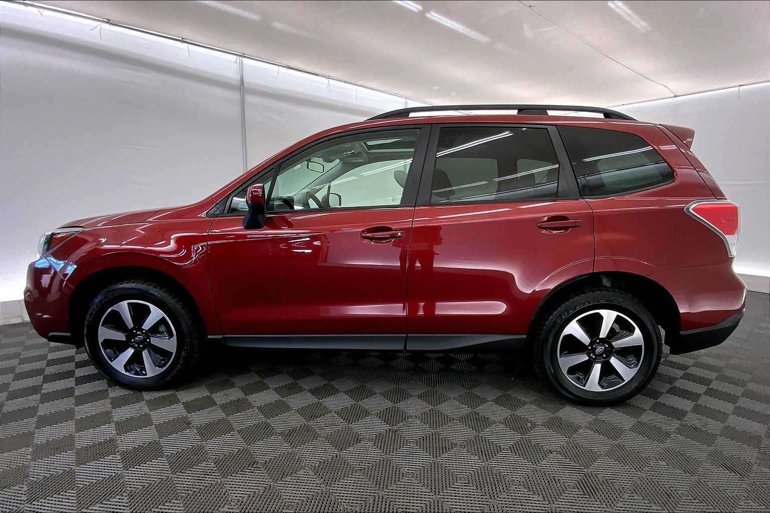 2018 Subaru Forester 2.5i Premium photo 3