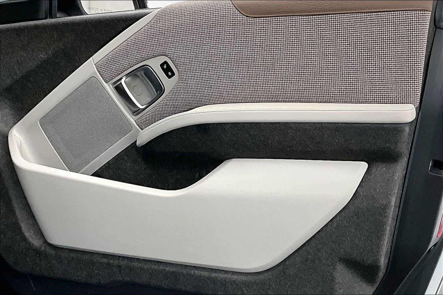 Thumbnail: 2019 BMW i3 - 28