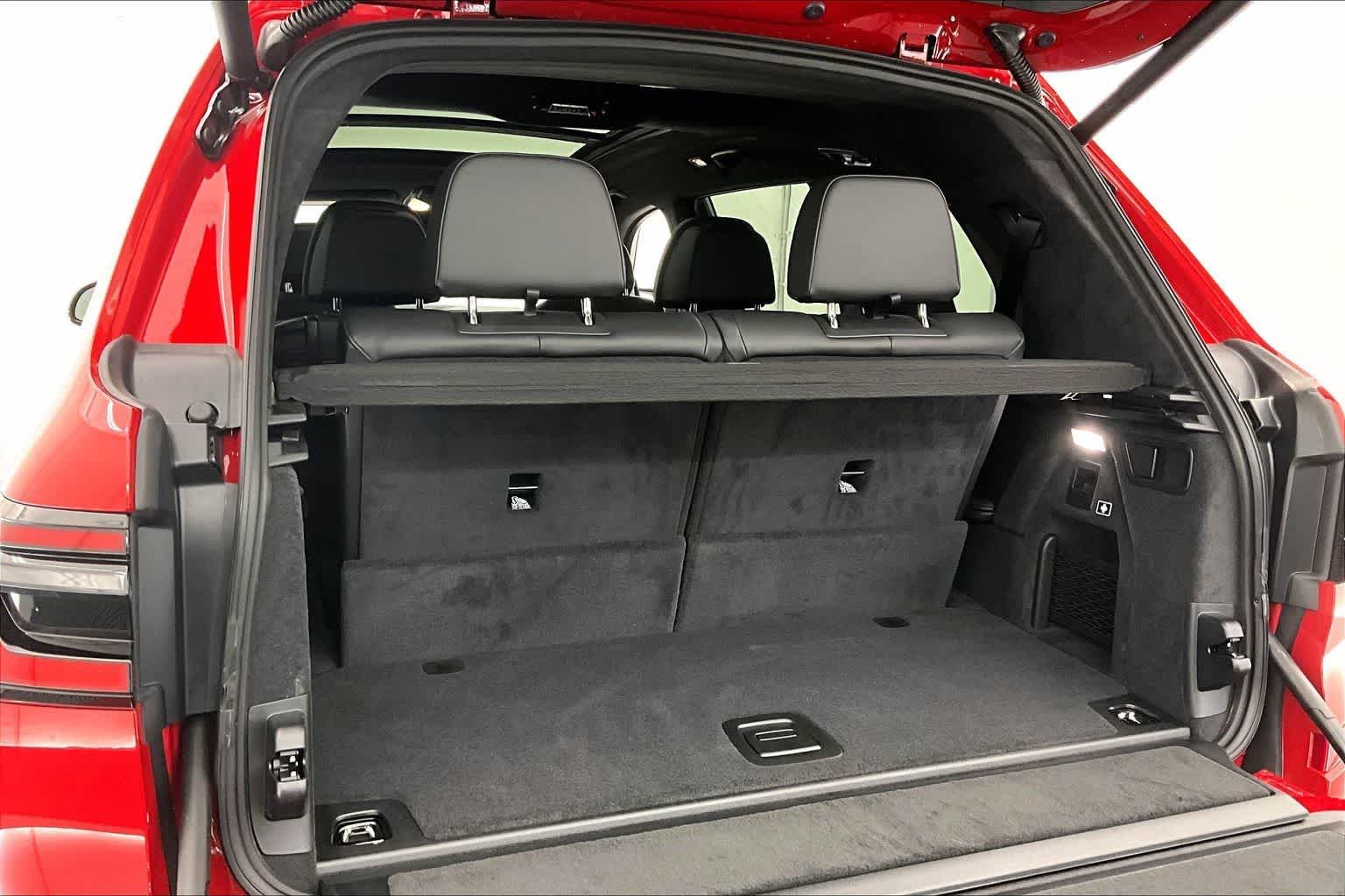 Thumbnail: 2026 BMW X7 - 19