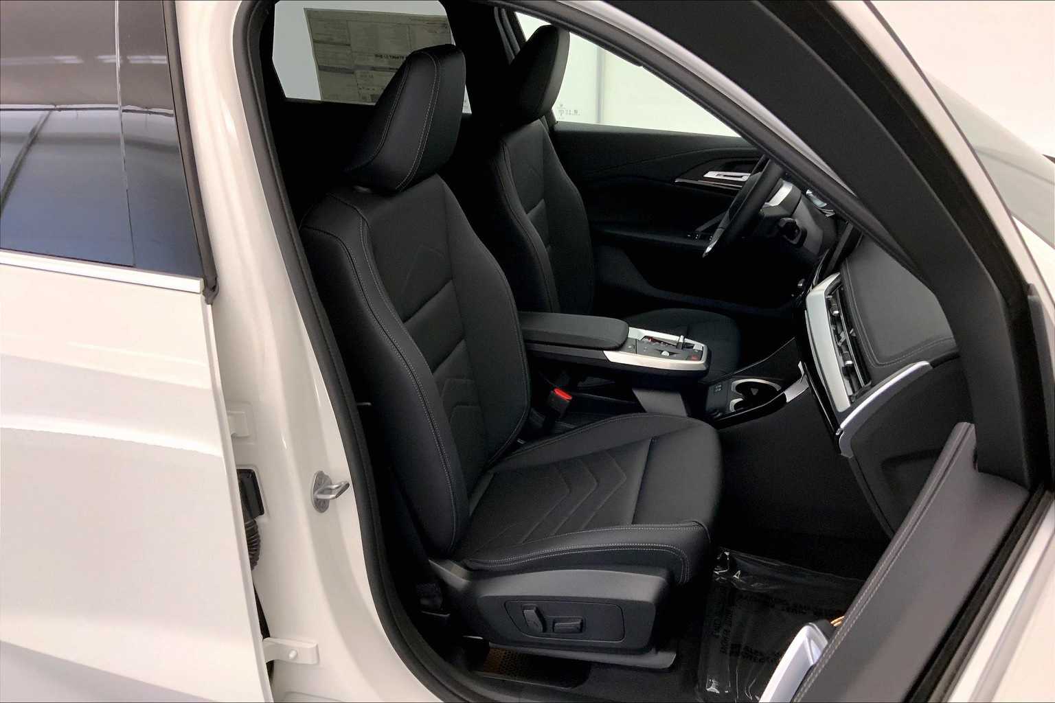 Thumbnail: 2025 BMW X1 - 14