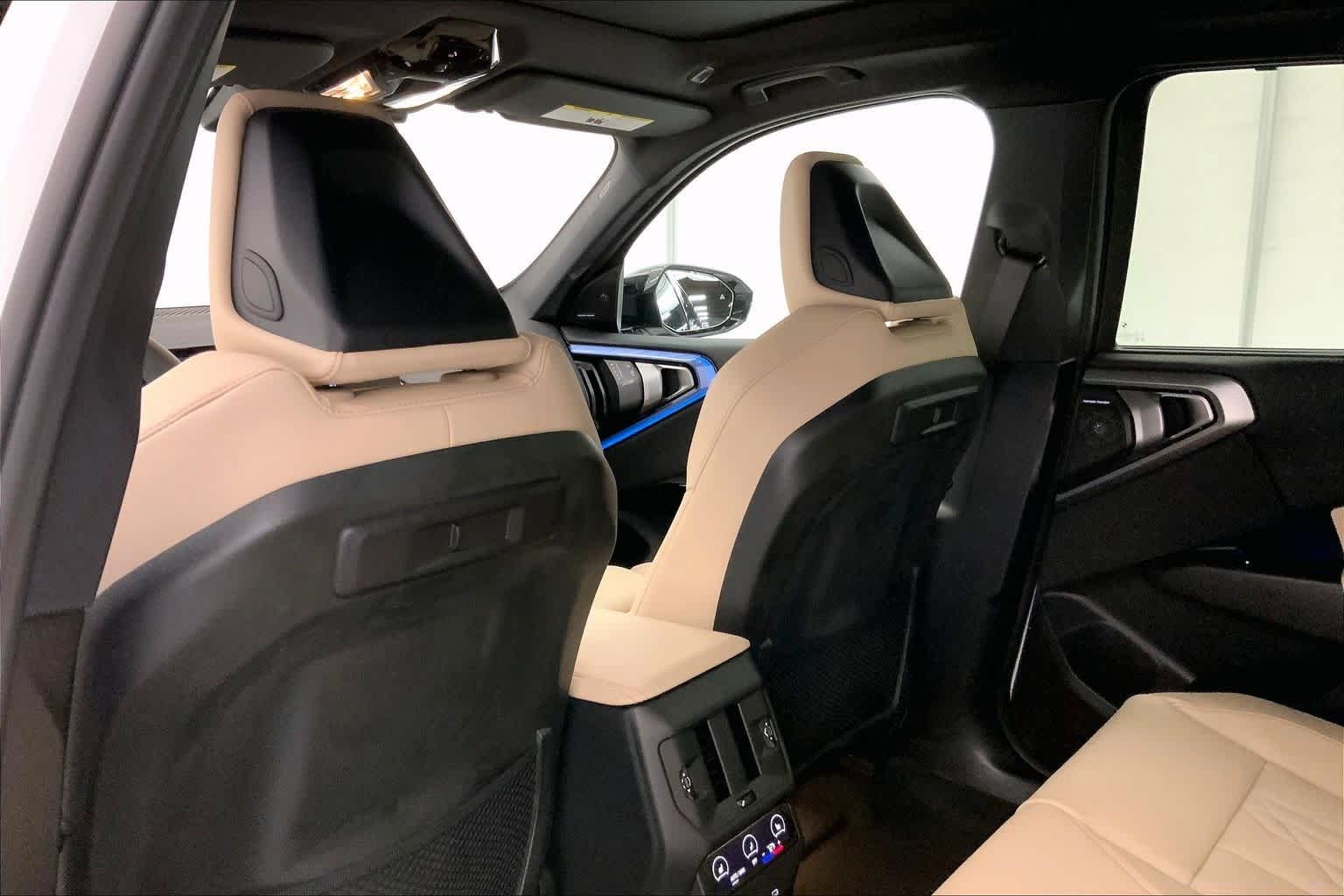 Thumbnail: 2026 BMW X3 - 12