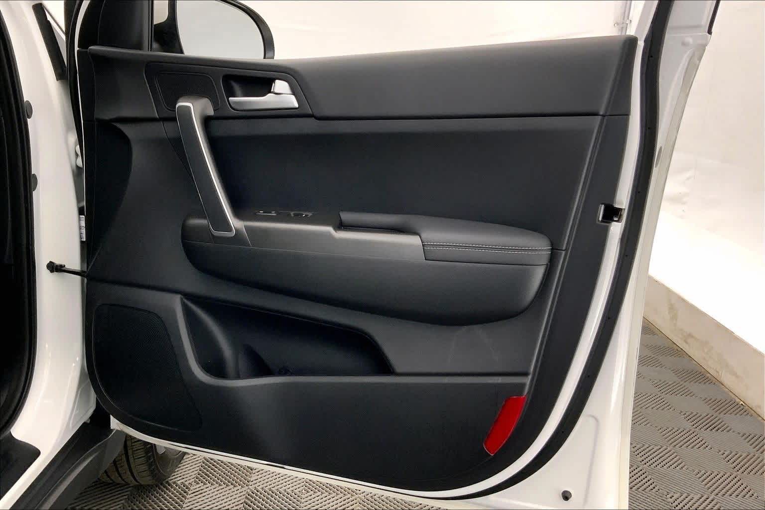 Thumbnail: 2022 Kia Sportage - 28