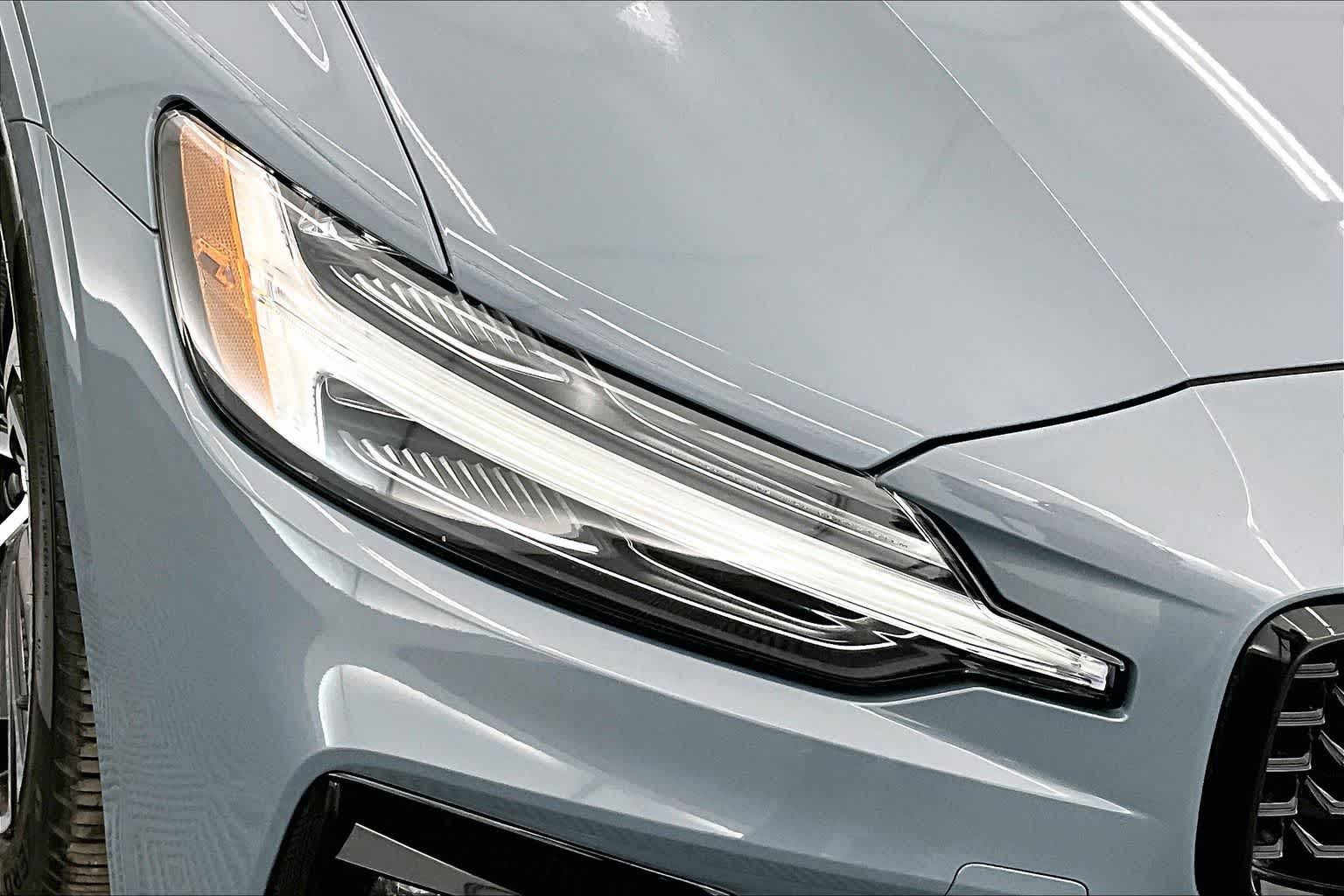 Thumbnail: 2024 Volvo S60 - 31