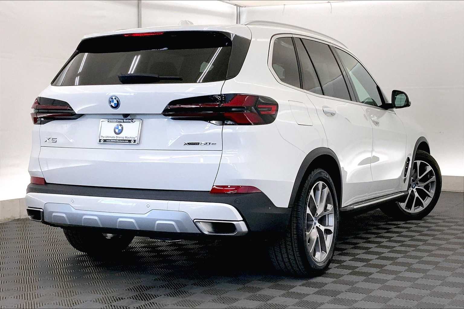 Thumbnail: 2025 BMW X5 - 22