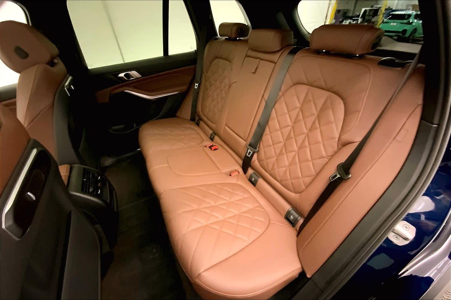 Thumbnail: 2026 BMW X5 - 13