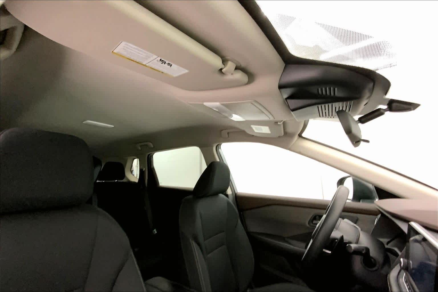 Thumbnail: 2023 Nissan Rogue - 30