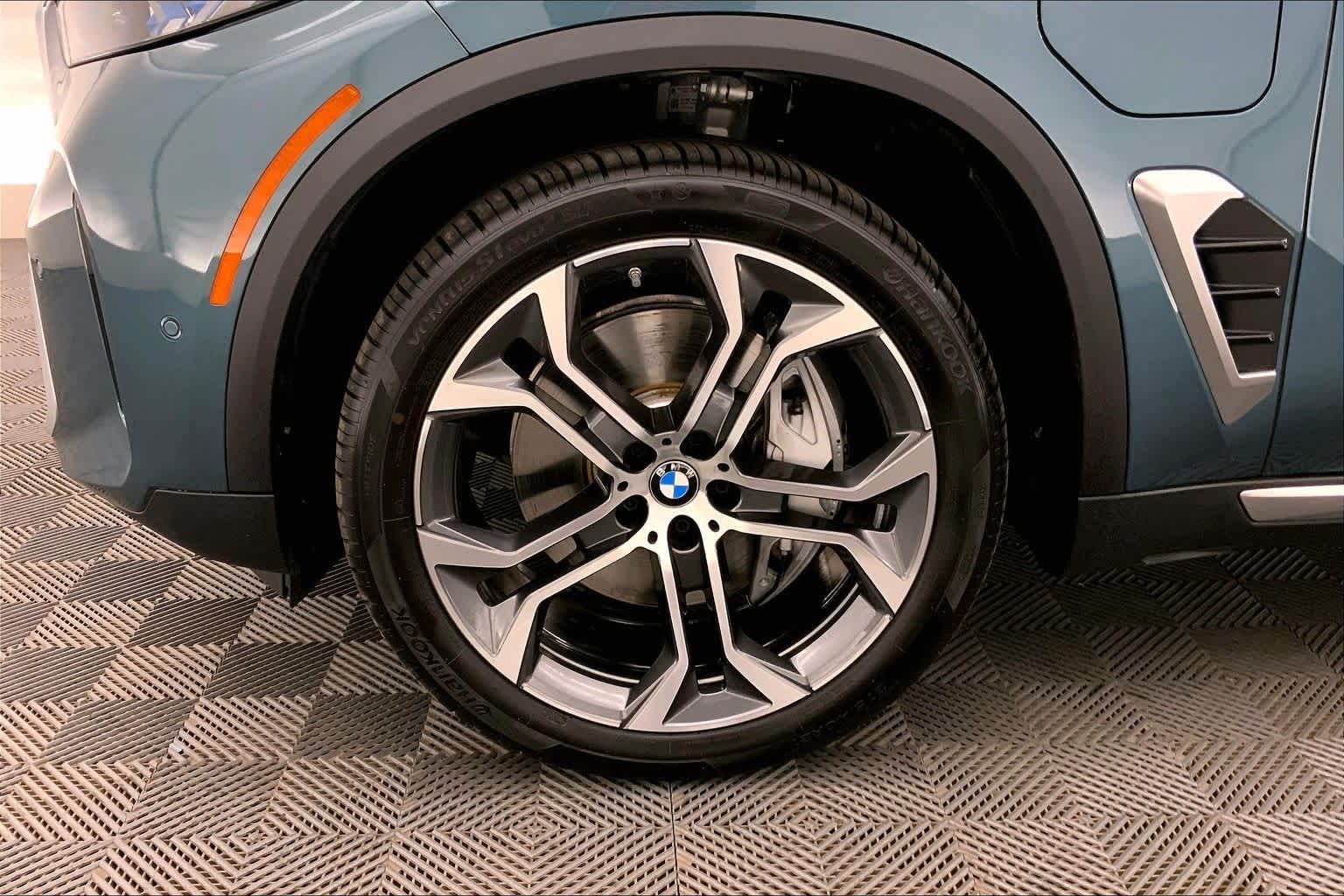 Thumbnail: 2025 BMW X5 - 8