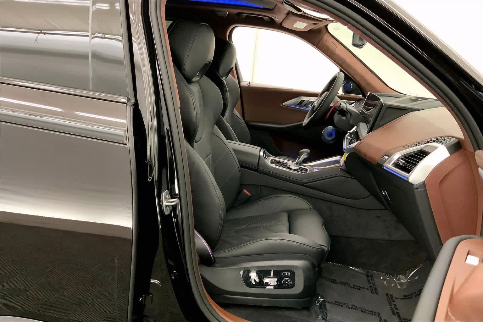 Thumbnail: 2026 BMW XM - 14