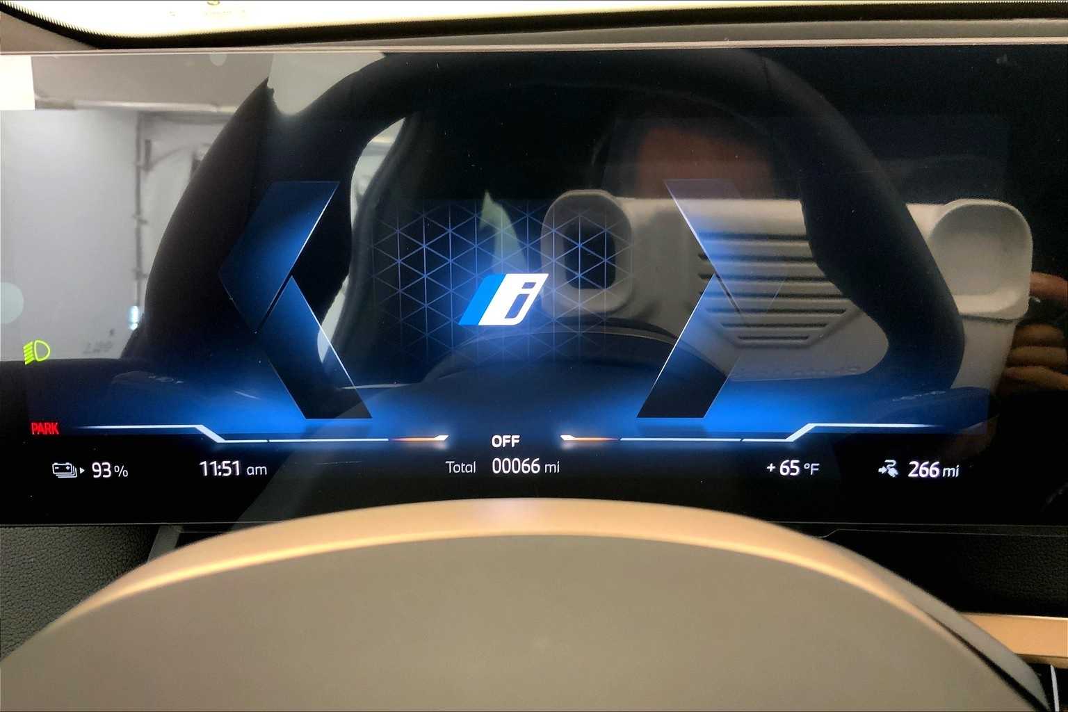 Thumbnail: 2025 BMW iX - 18