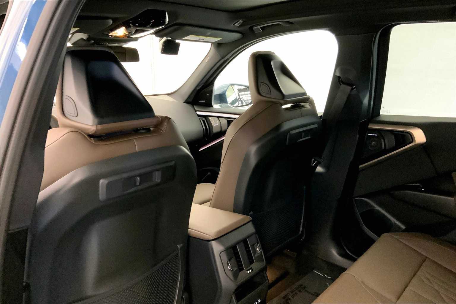 Thumbnail: 2025 BMW X3 - 12