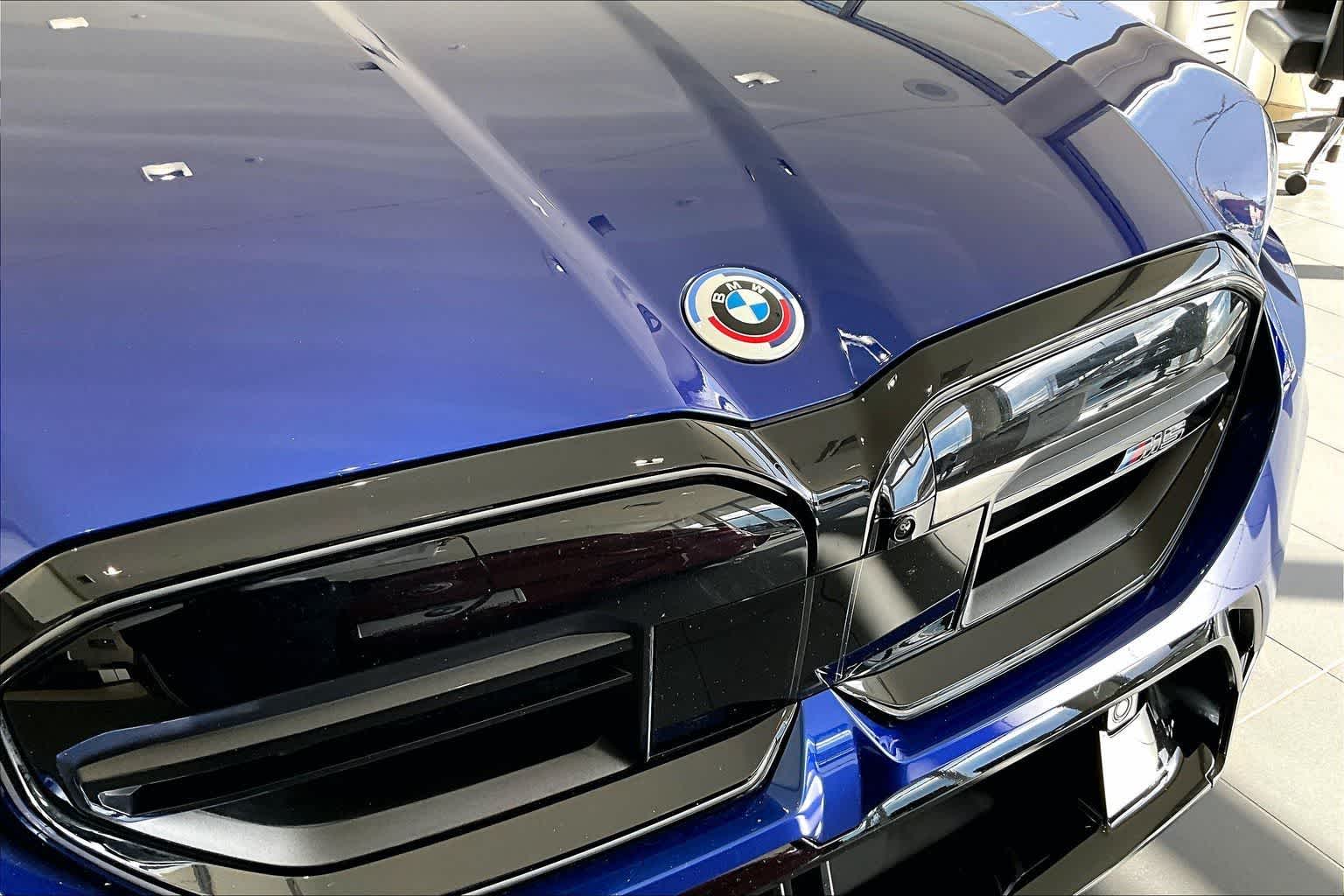 Thumbnail: 2025 BMW M5 - 33