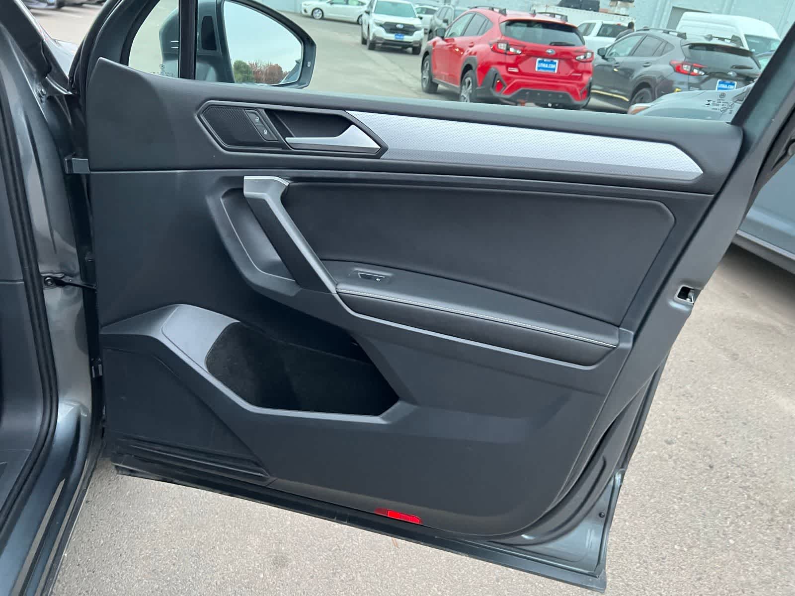 Thumbnail: 2024 Volkswagen Tiguan - 21