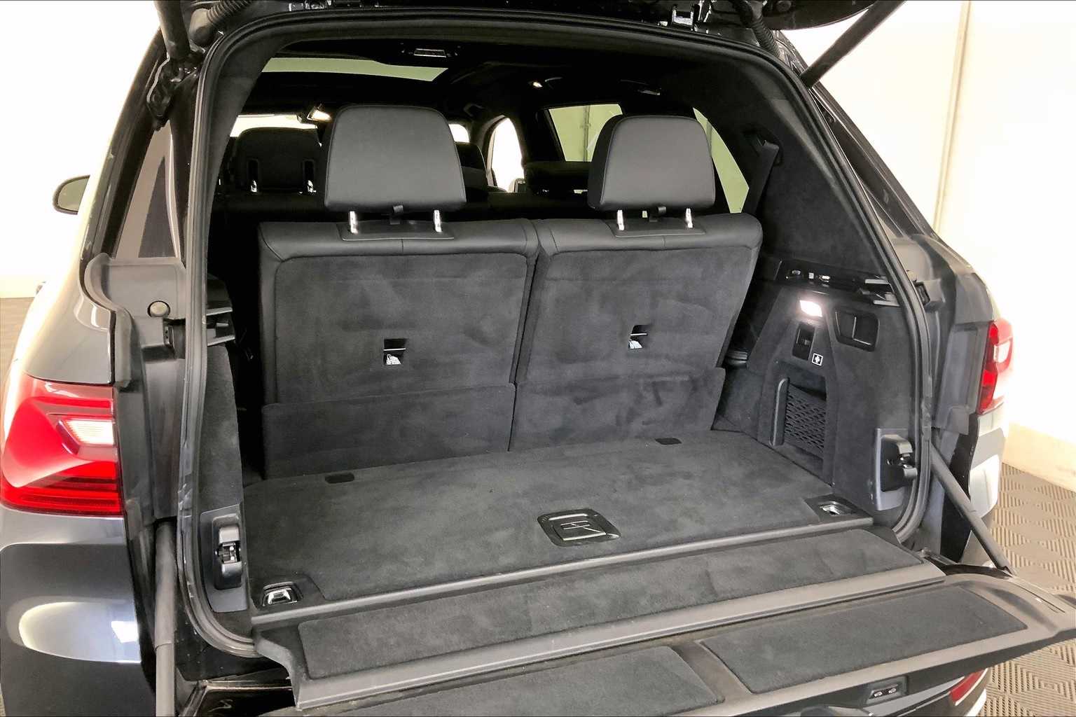 Thumbnail: 2022 BMW X7 - 18