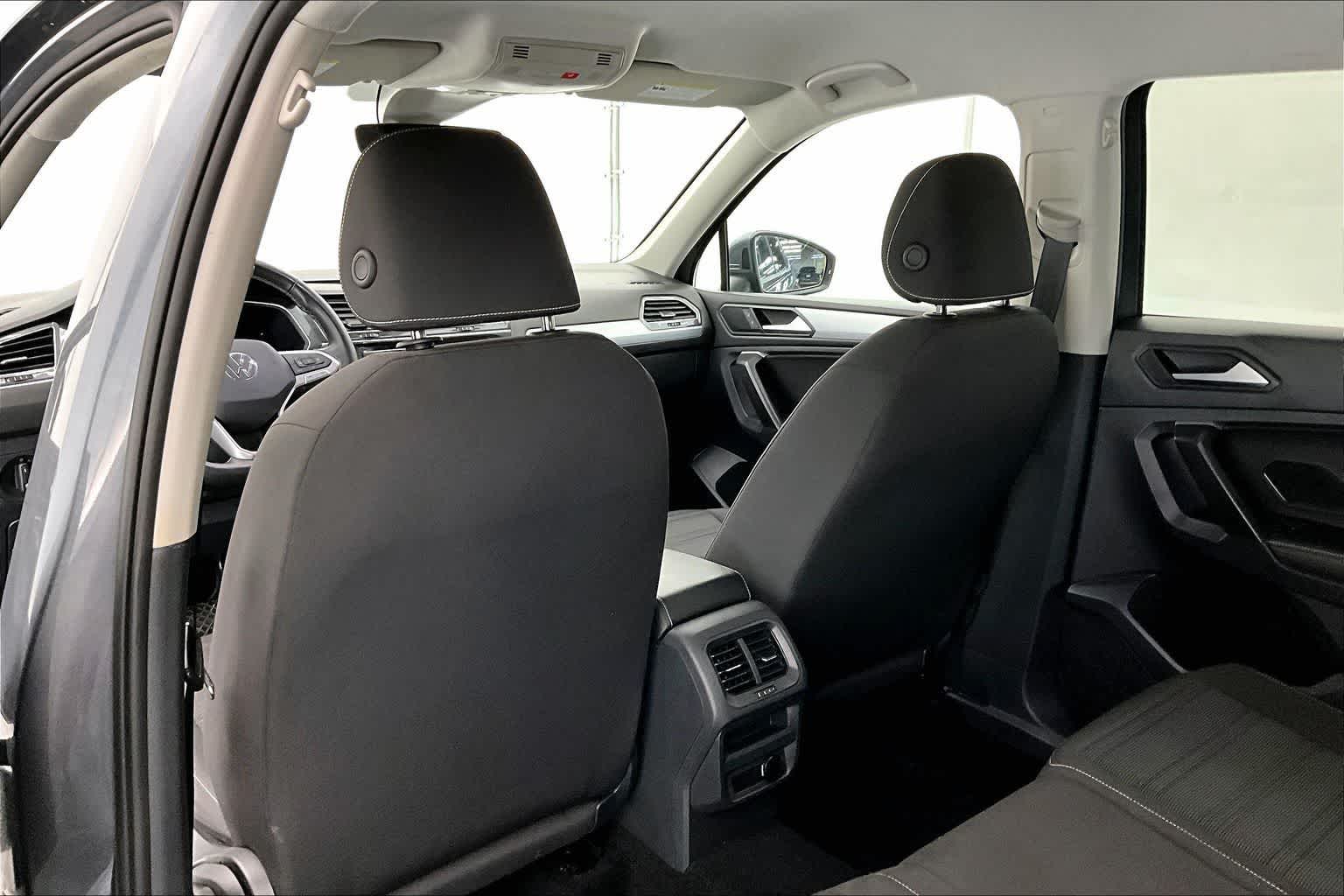 Thumbnail: 2024 Volkswagen Tiguan - 12