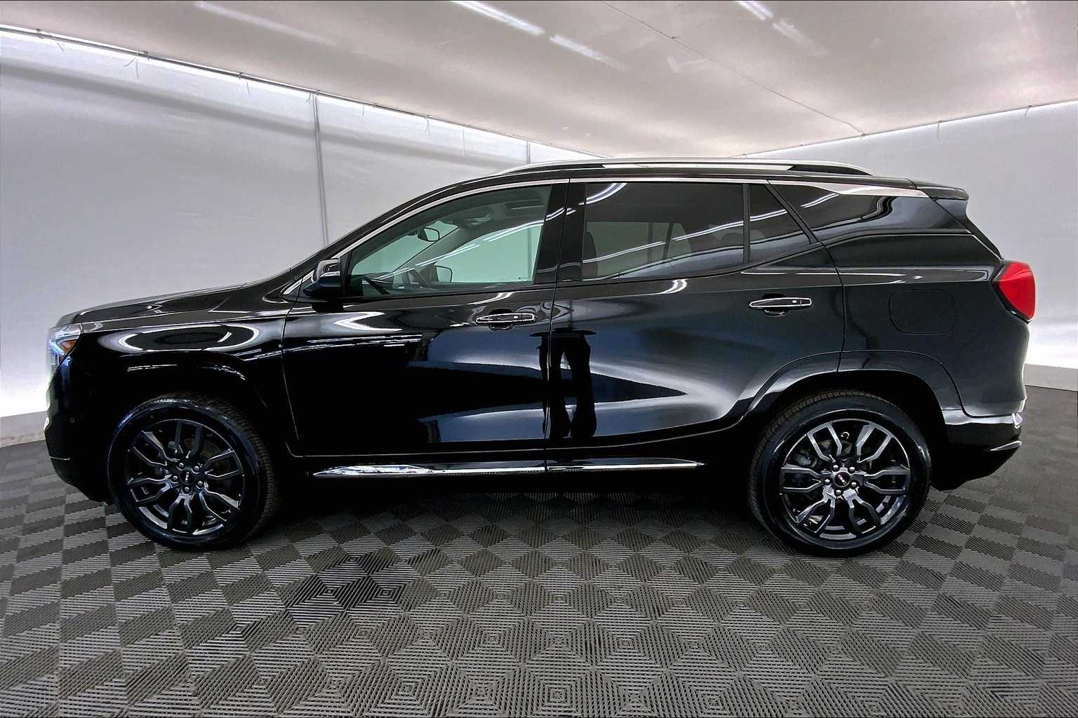 2023 Gmc Terrain Denali photo 3