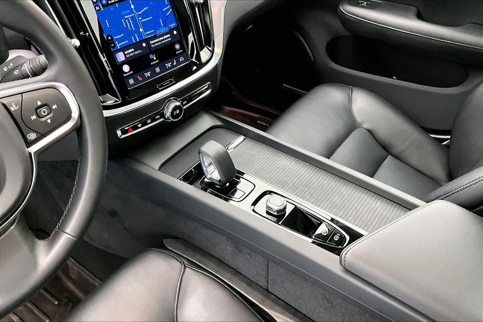 Thumbnail: 2024 Volvo S60 - 16