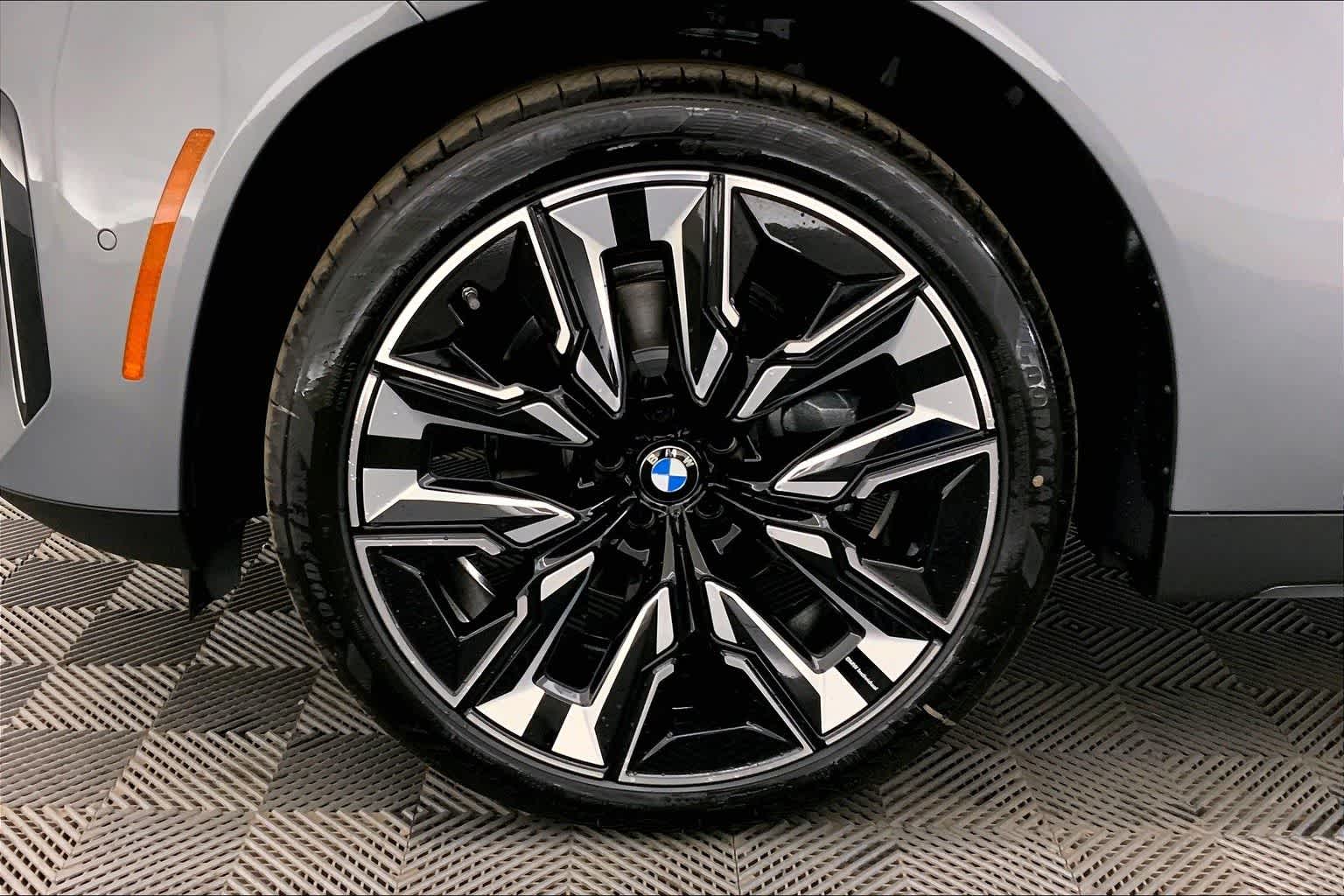 Thumbnail: 2025 BMW X3 - 8