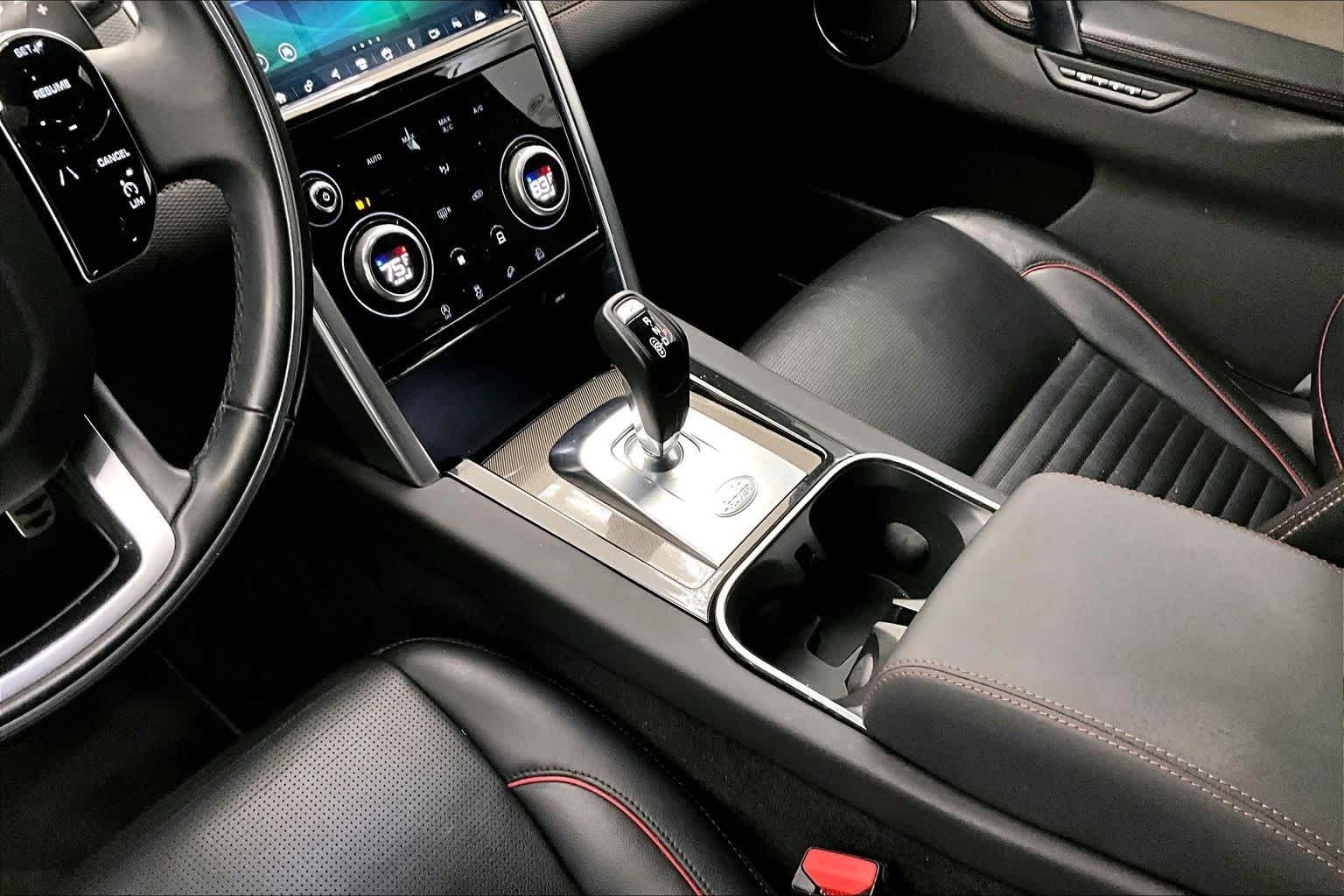 Thumbnail: 2020 Land Rover Discovery Sport - 16