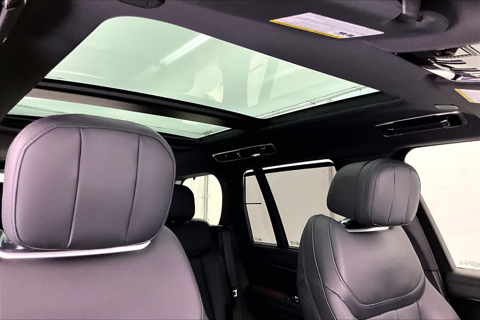 Thumbnail: 2023 Land Rover Range Rover - 30