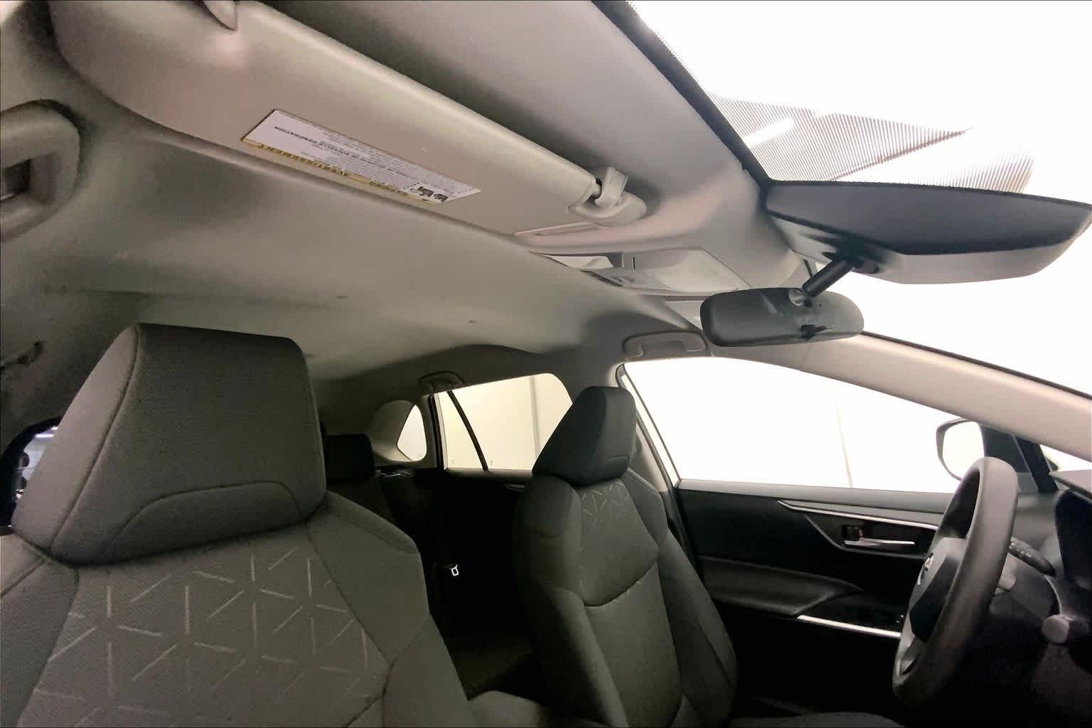 Thumbnail: 2021 Toyota RAV4 - 30