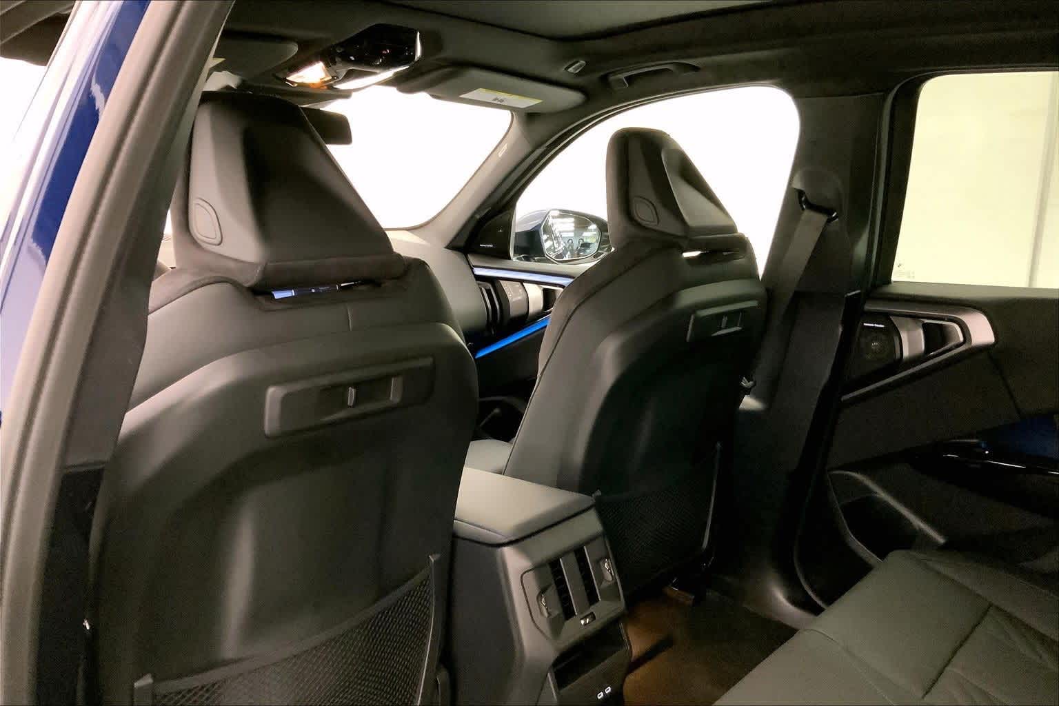 Thumbnail: 2026 BMW X3 - 12