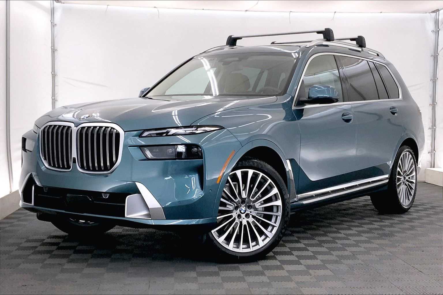 Thumbnail: 2026 BMW X7 - 1