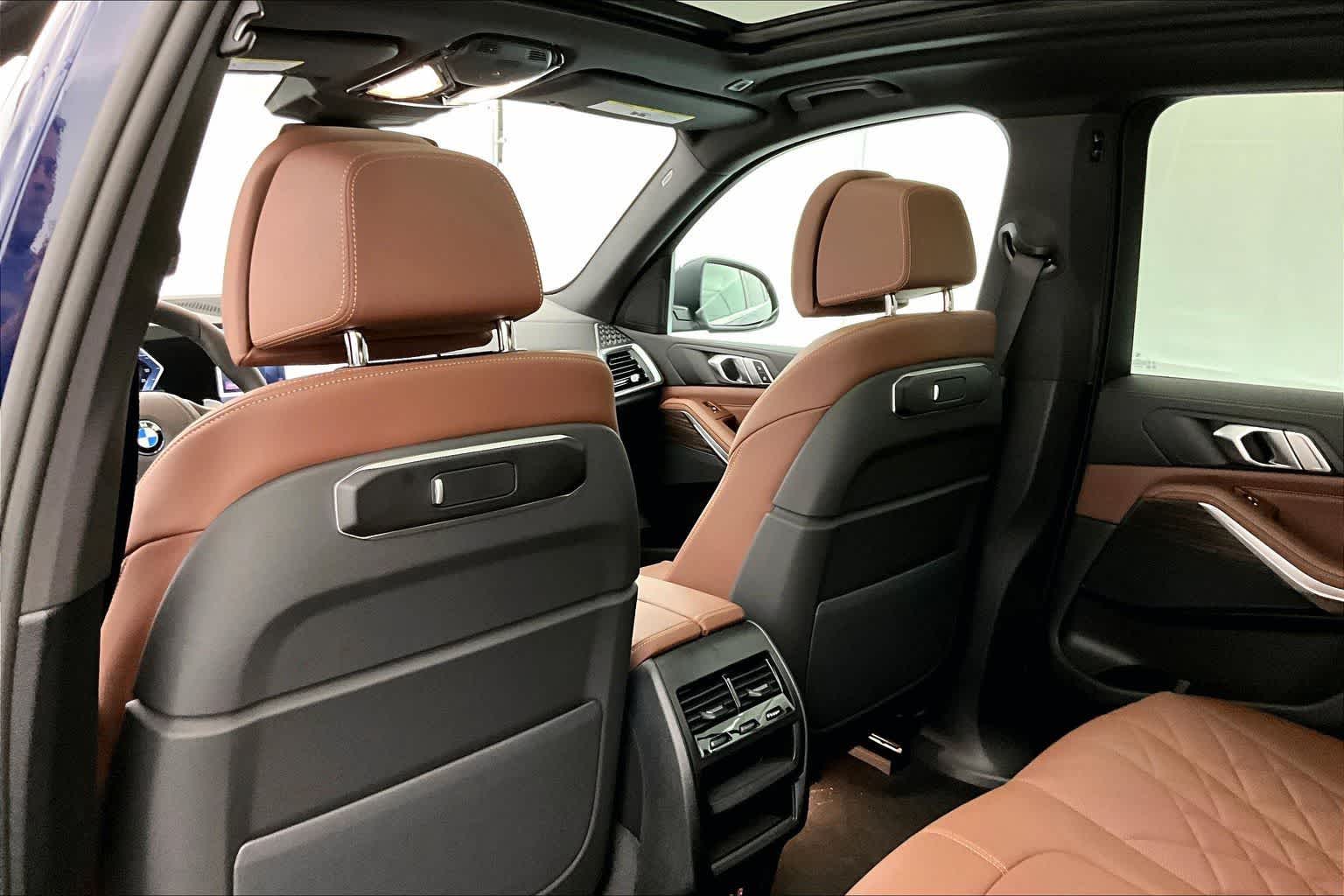 Thumbnail: 2026 BMW X5 - 12
