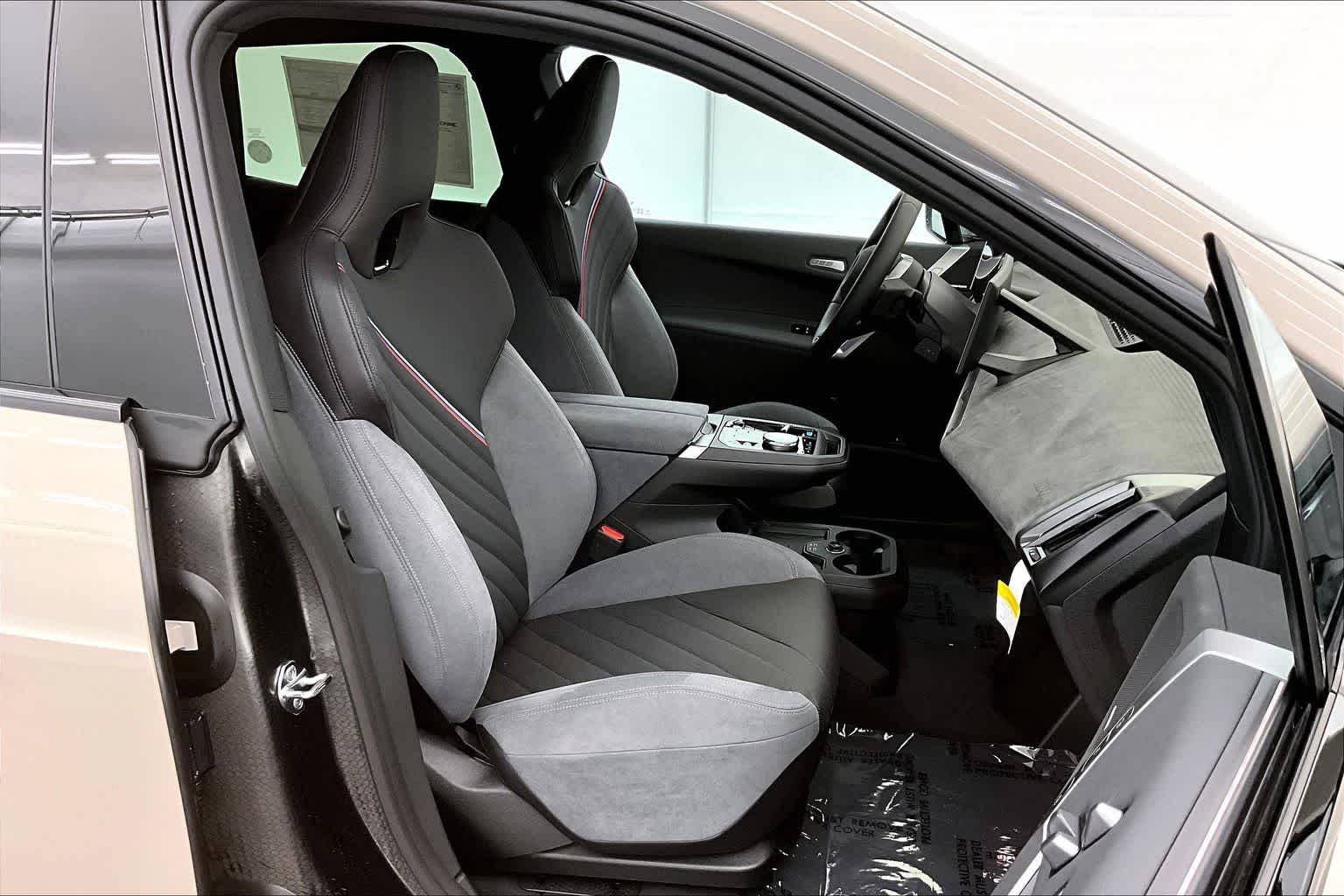 Thumbnail: 2026 BMW iX - 13