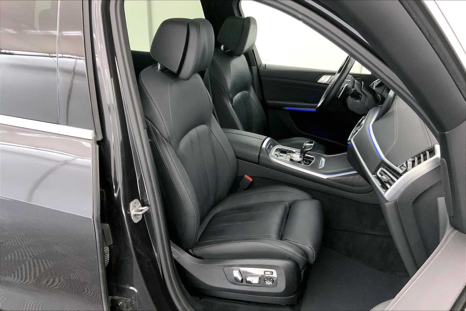 Thumbnail: 2022 BMW X7 - 13