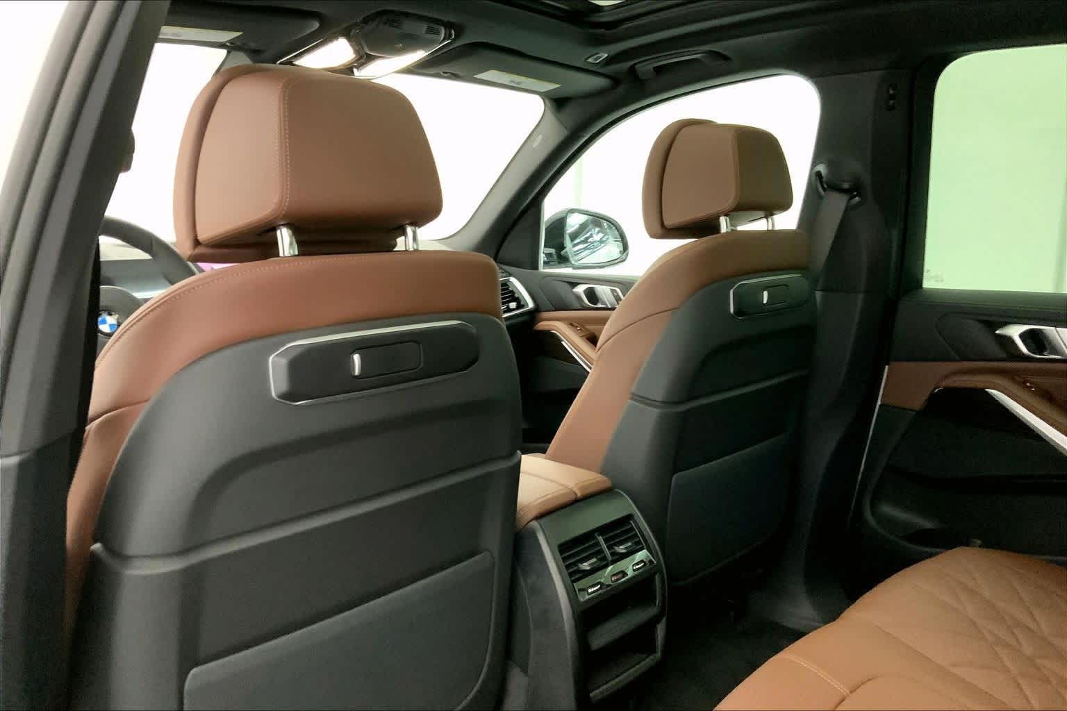 Thumbnail: 2026 BMW X5 - 12