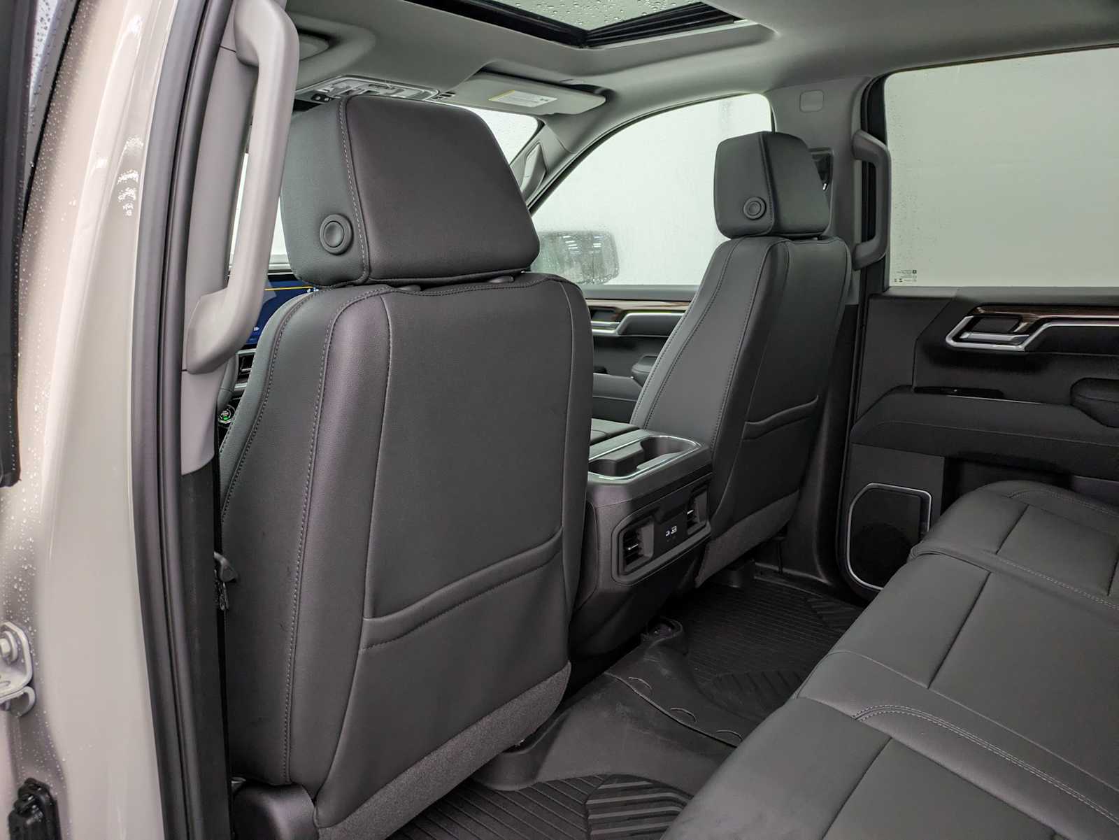 Thumbnail: 2026 Chevrolet Silverado 1500 - 21