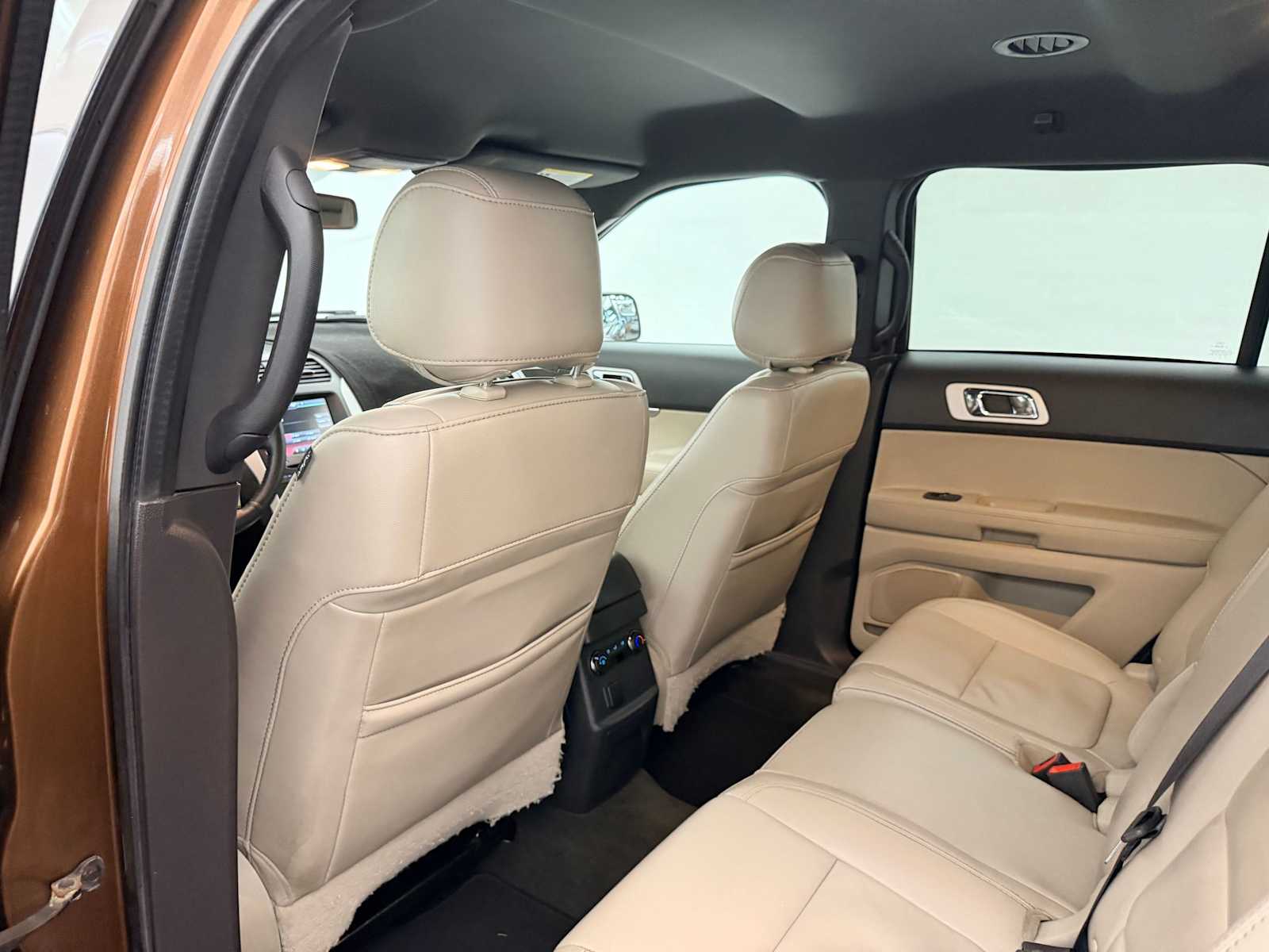 Thumbnail: 2012 Ford Explorer - 18