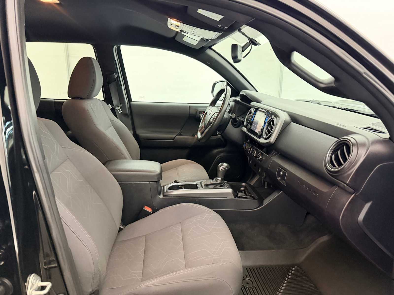 Thumbnail: 2016 Toyota Tacoma - 20