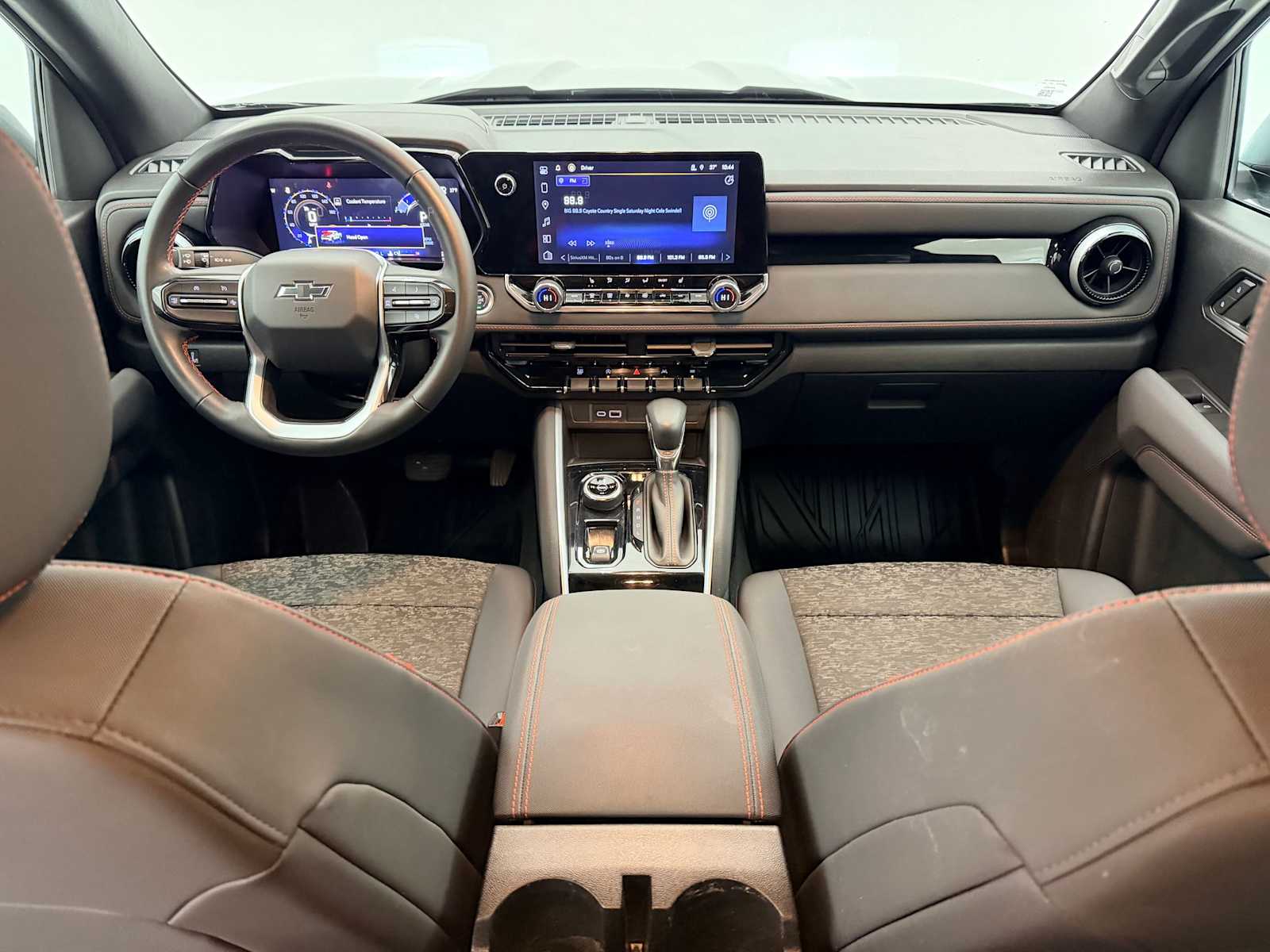 Thumbnail: 2024 Chevrolet Colorado - 16