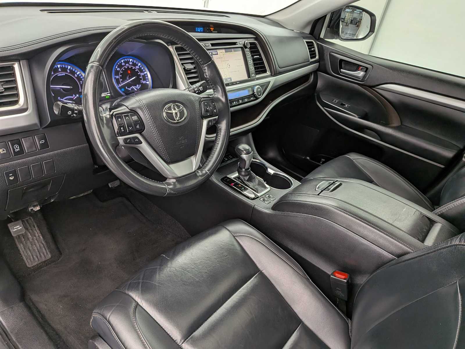 Thumbnail: 2019 Toyota Highlander - 2