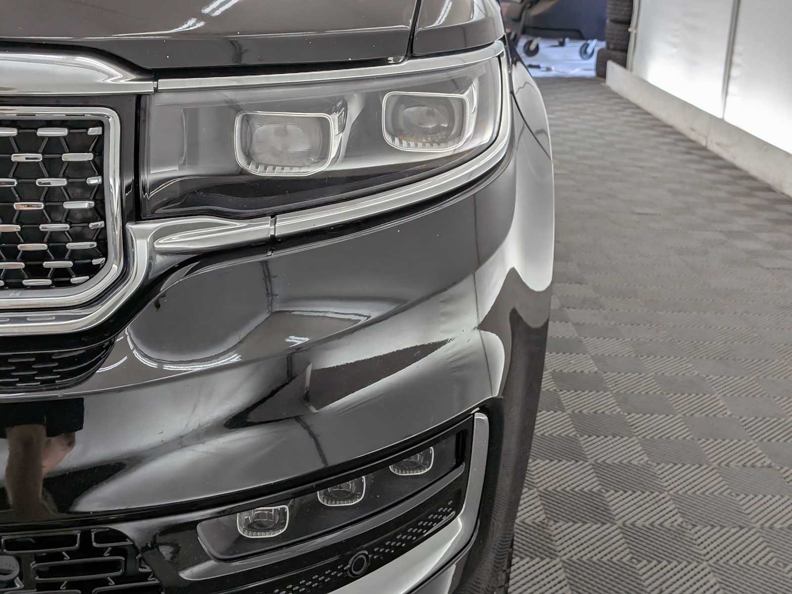 Thumbnail: 2023 Jeep Grand Wagoneer - 10