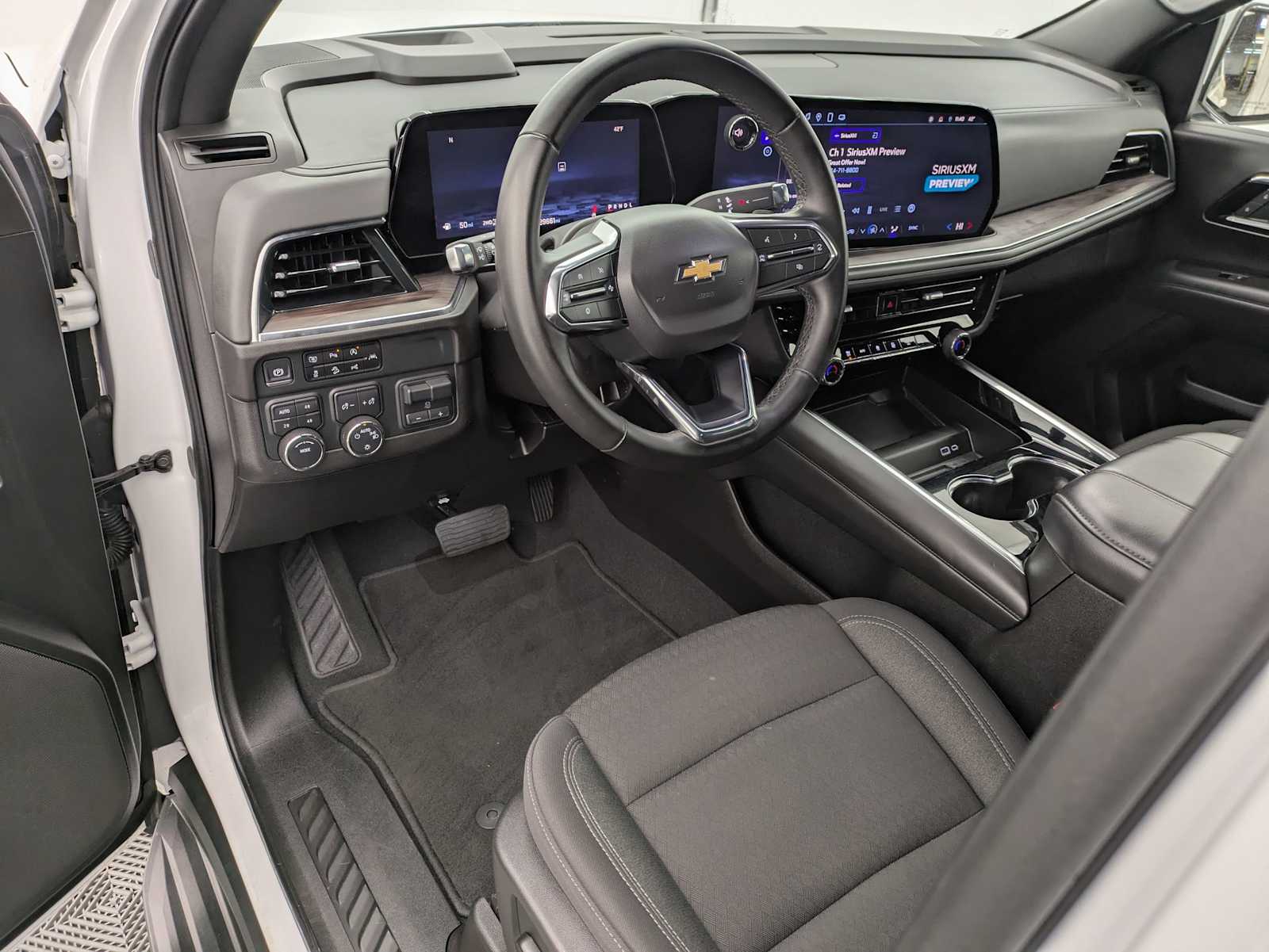 Thumbnail: 2025 Chevrolet Suburban - 2