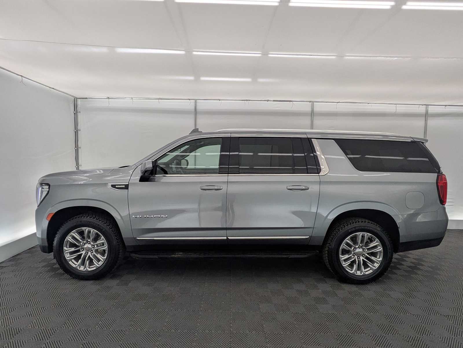 Thumbnail: 2024 GMC Yukon XL - 3
