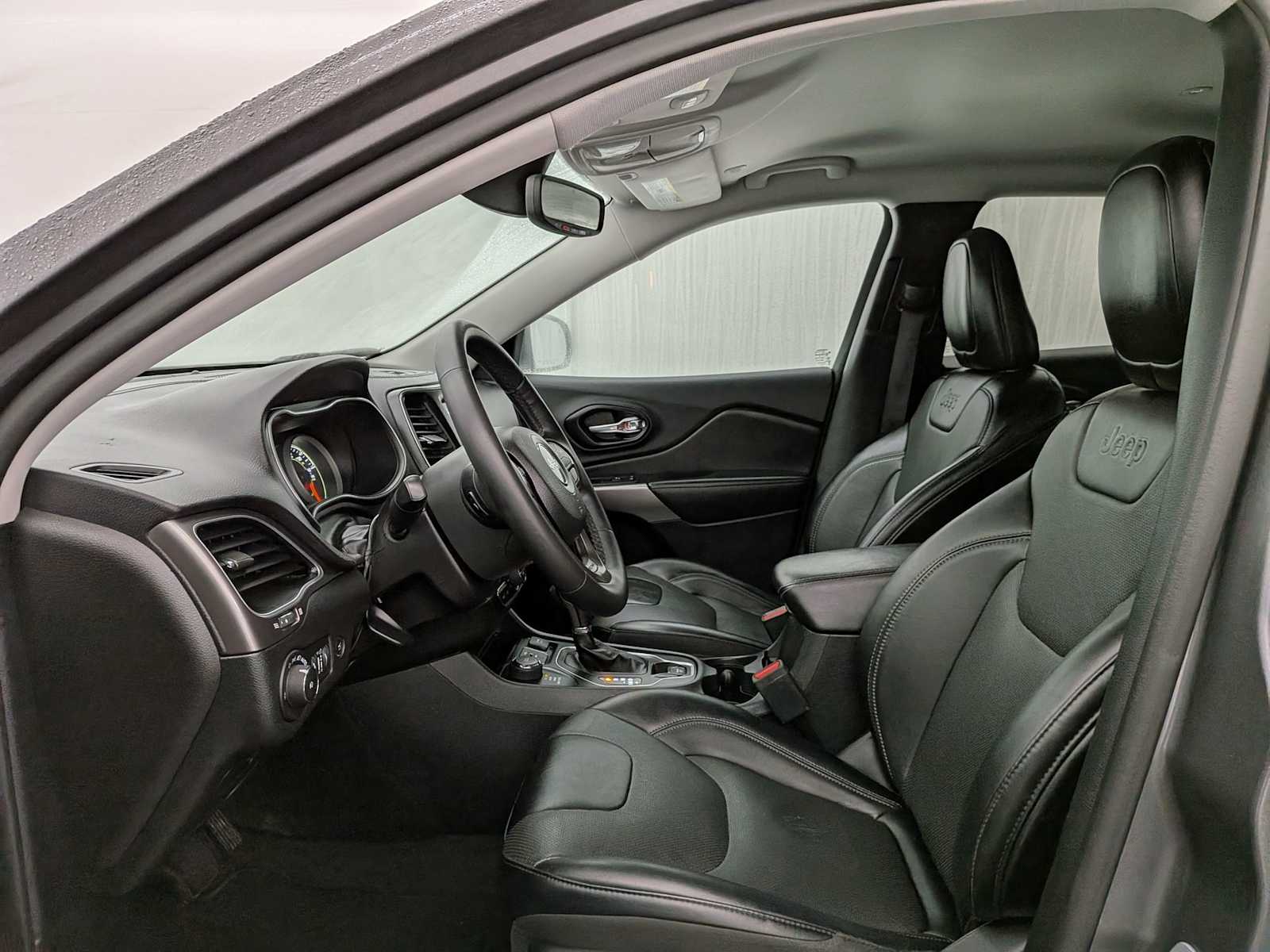 Thumbnail: 2022 Jeep Cherokee - 17